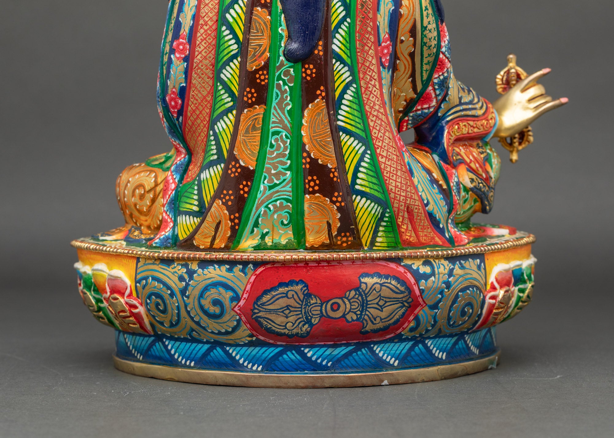Divine Guru Rinpoche Statue – Nepalese Lotus-Born Master