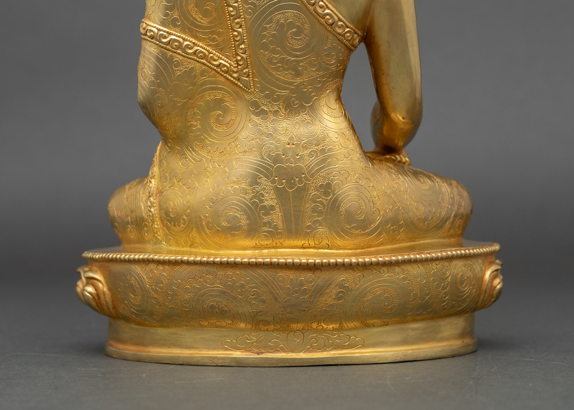 Radiant Shakyamuni Buddha Statue | Buddhist Sculpture for Serenity