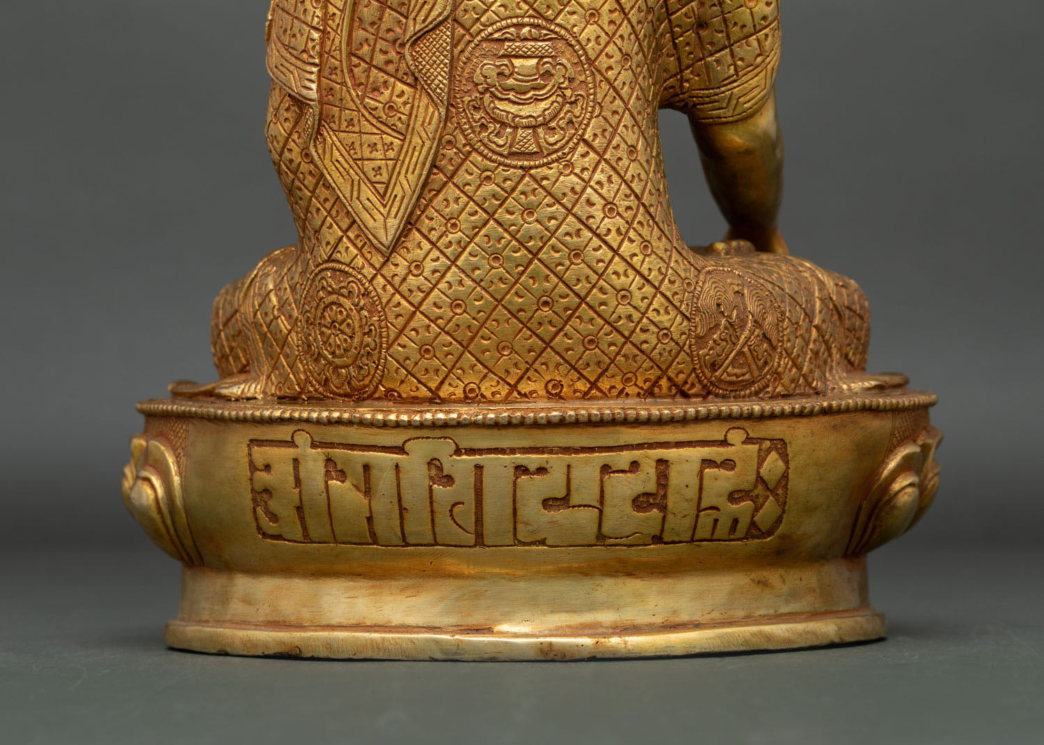 Buddha Shakyamuni Statue
