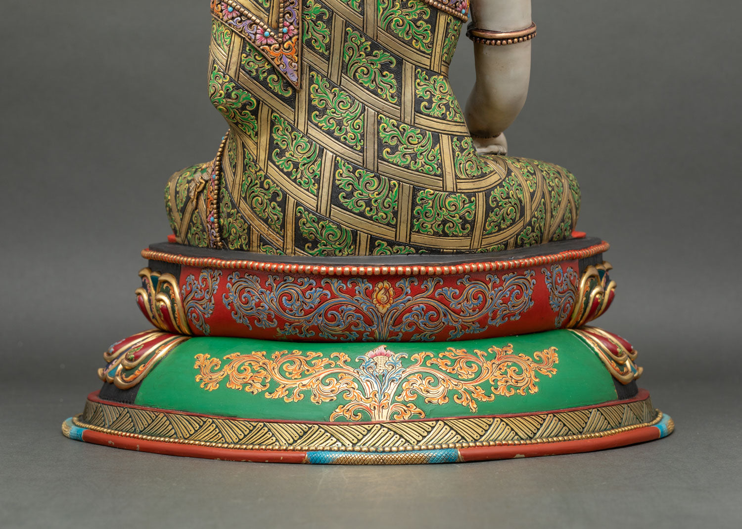 Crown Buddha Shakyamuni Statue – Peaceful Zen Sculpture