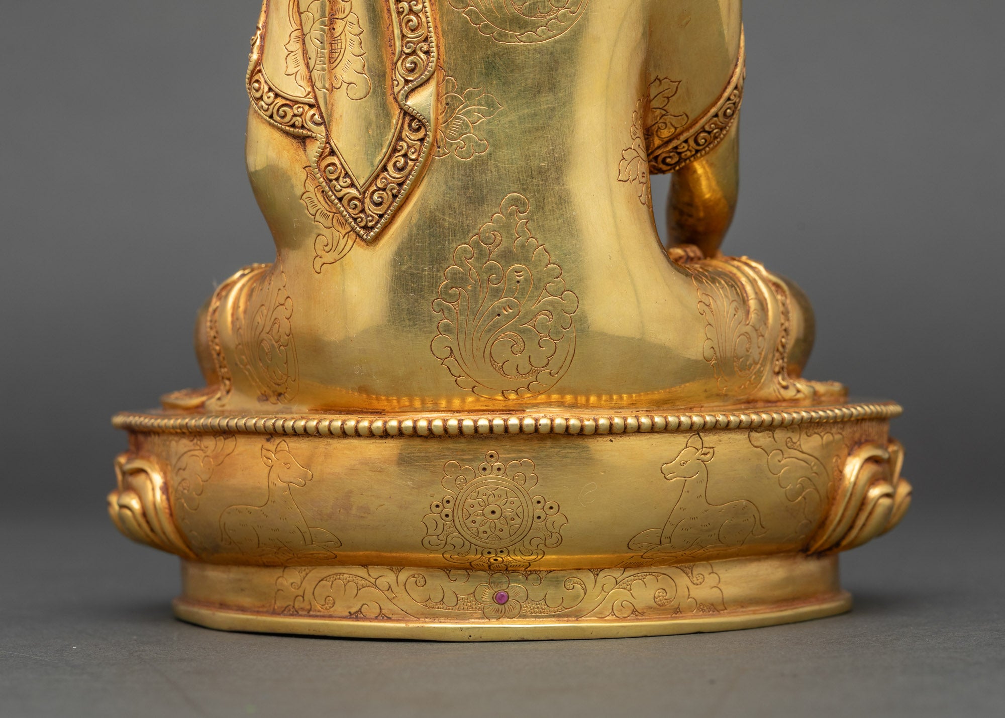 Shakyamuni Buddha Statue- The Timeless Symbol of Enlightenment