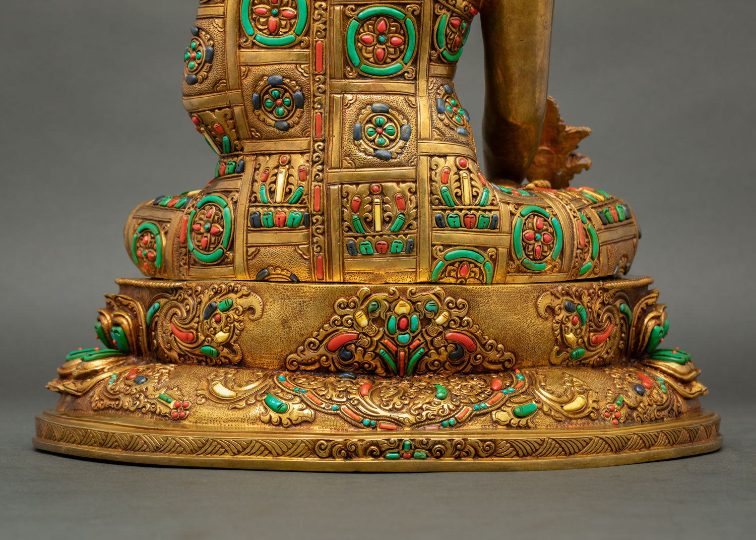 Bhaisajyaguru Statue – Bringing Harmony and Healing Energy