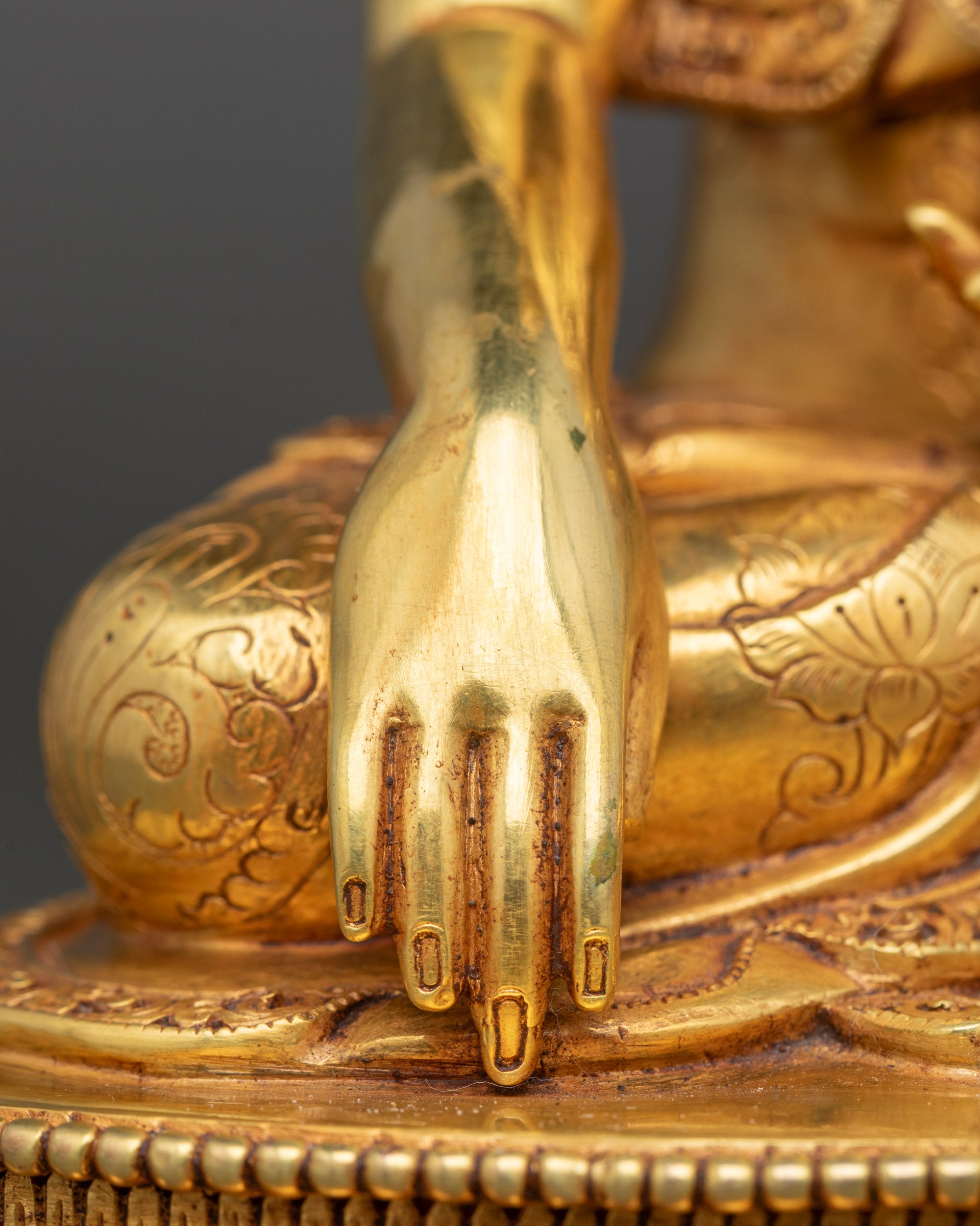 Shakyamuni Buddha Statue- The Timeless Symbol of Enlightenment