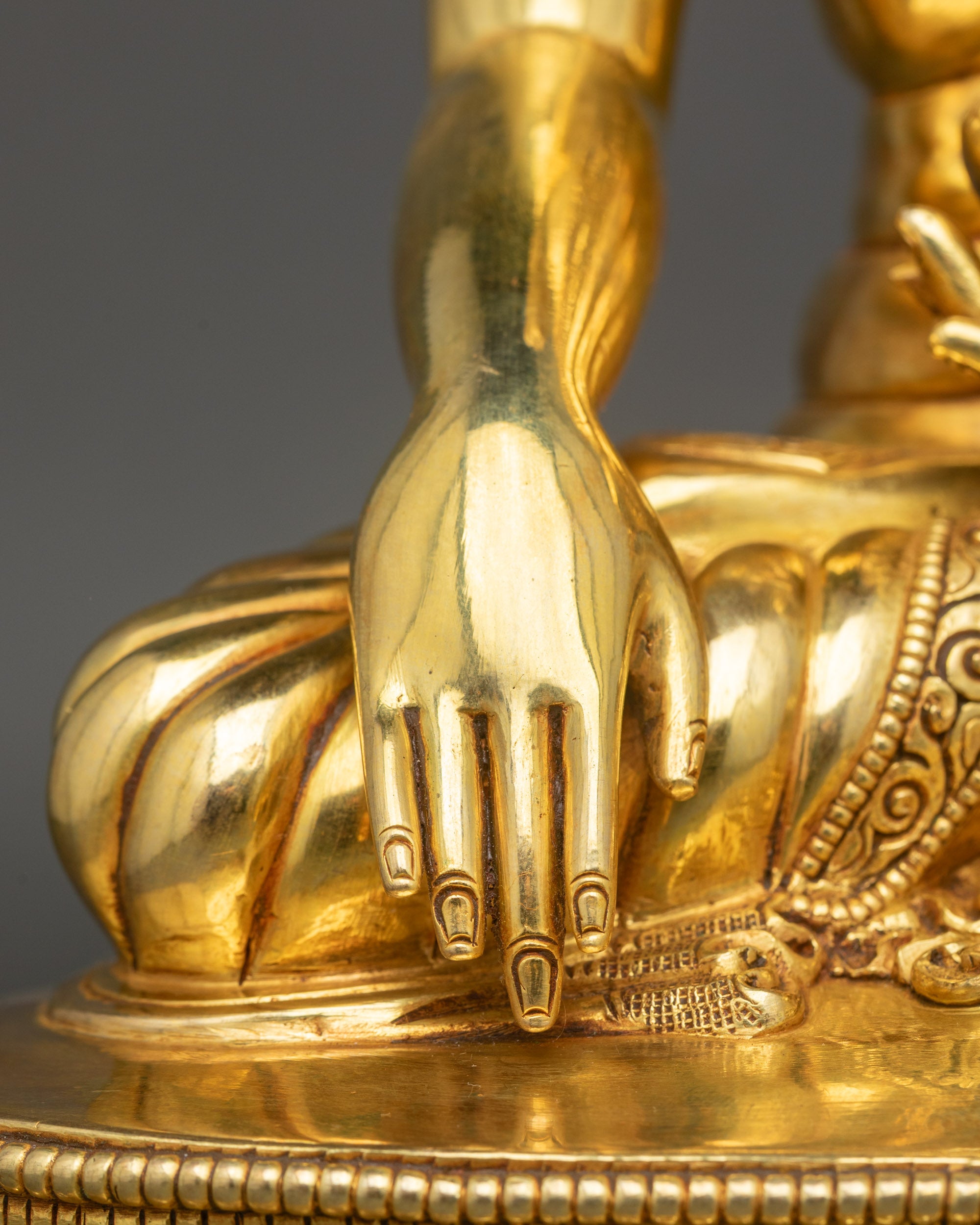 Buddha Shakyamuni Statue | Peaceful Meditation Sculpture for Home
