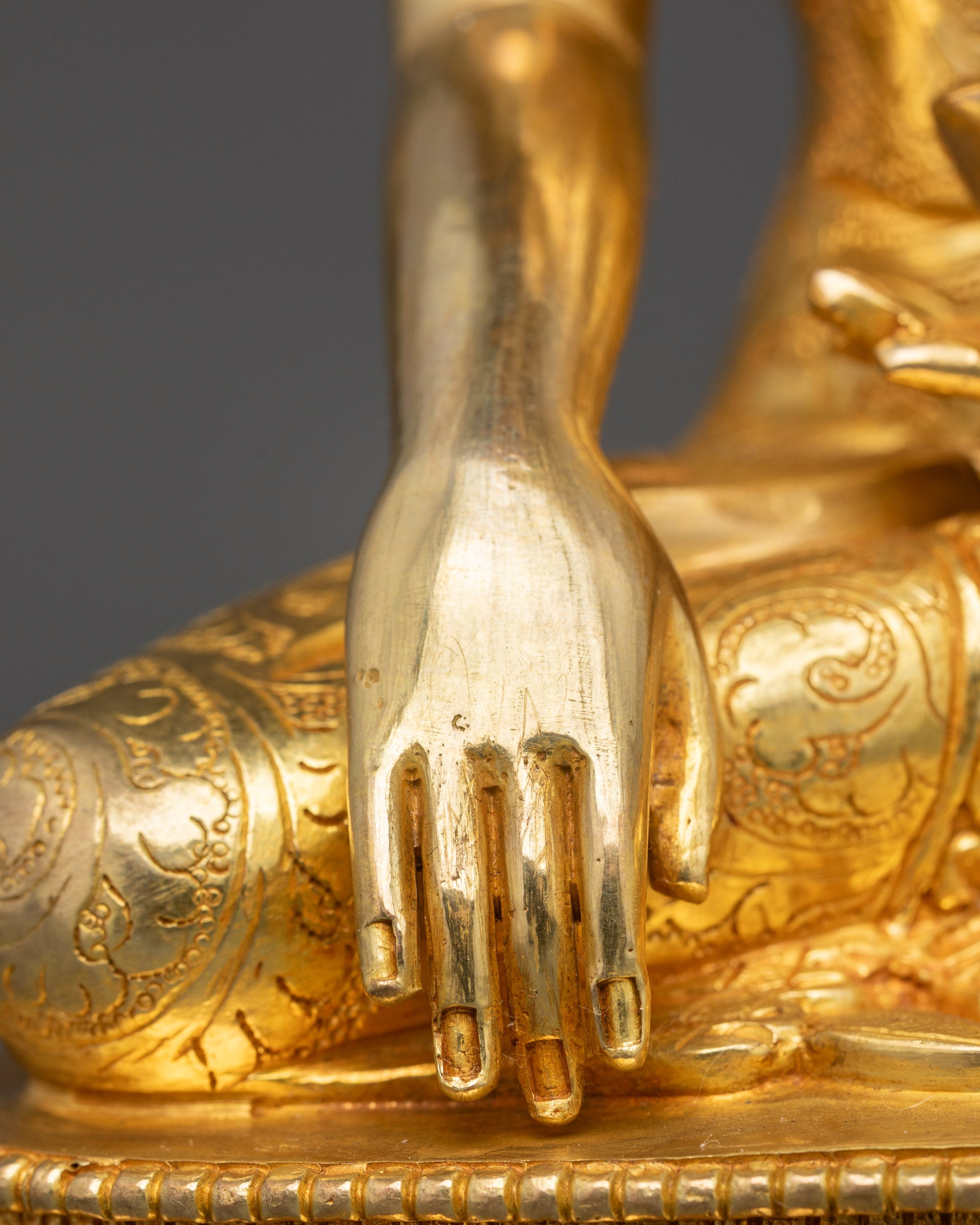 Buddha Shakyamuni Statue