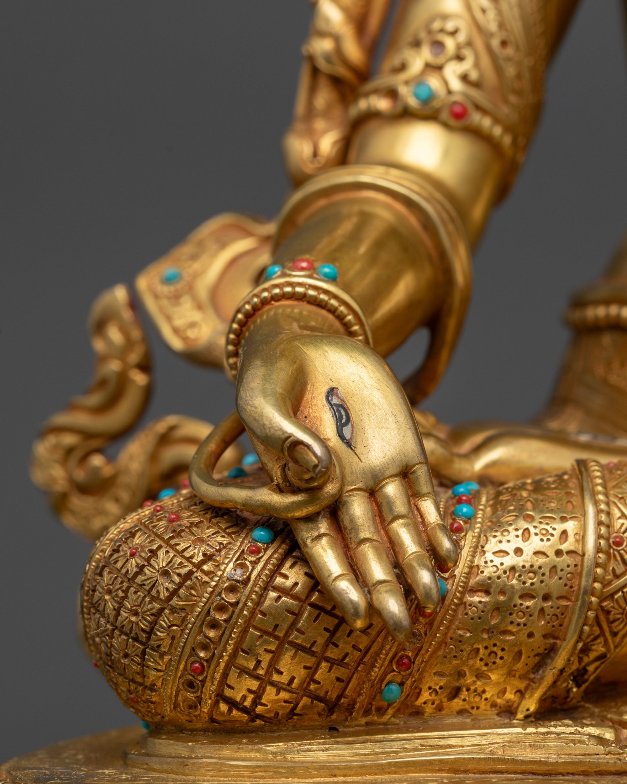 Seven-Eyed White Tara Sculpture | Longevity & Peaceful Energy Decor