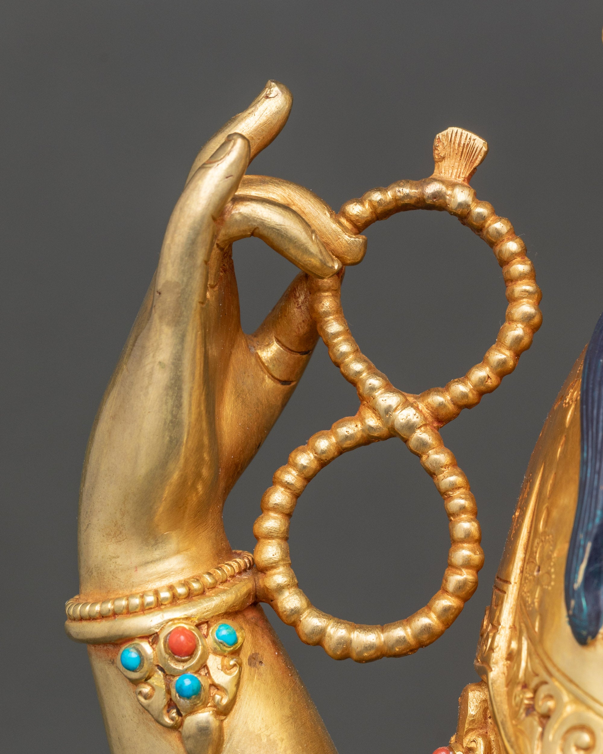 Four-Armed Chenrezig Statue | Embodiment of Infinite Compassion