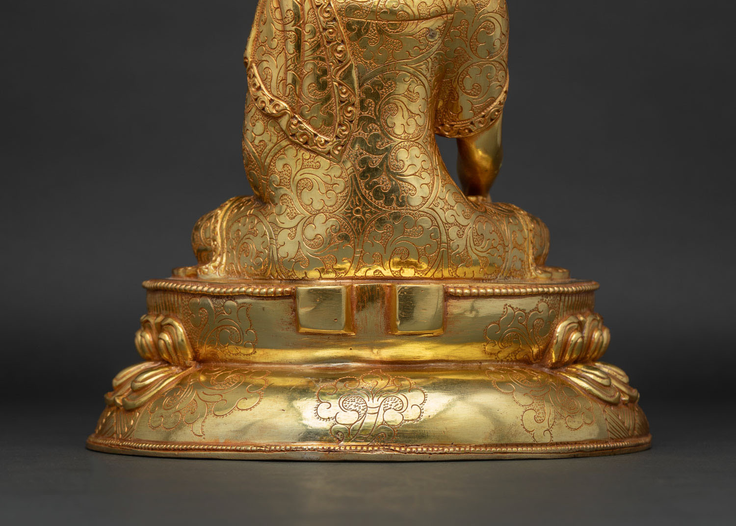 Mitrugpa Statue