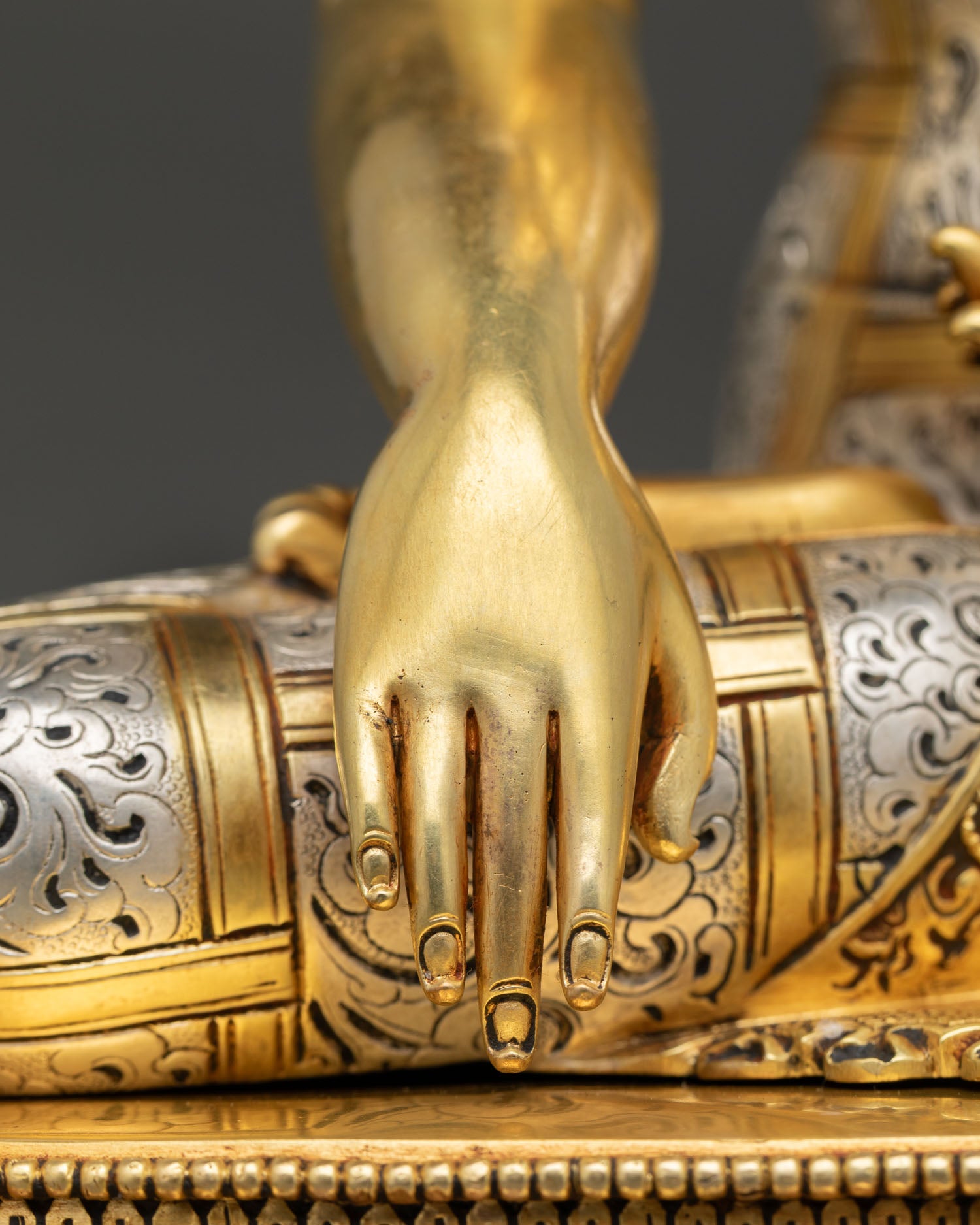 Crown Buddha Shakyamuni Statue