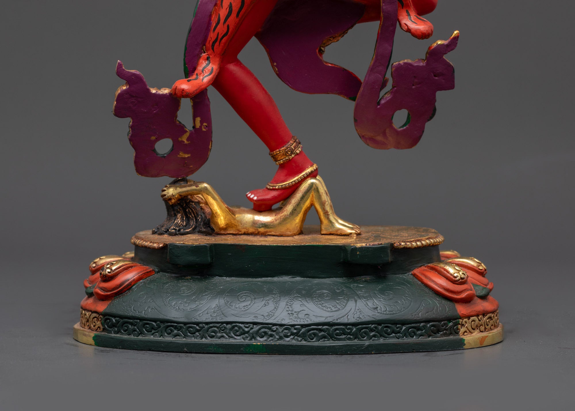 Fierce Dakini Kurukulla Statue | Traditional Himalayan Buddhist Artwork