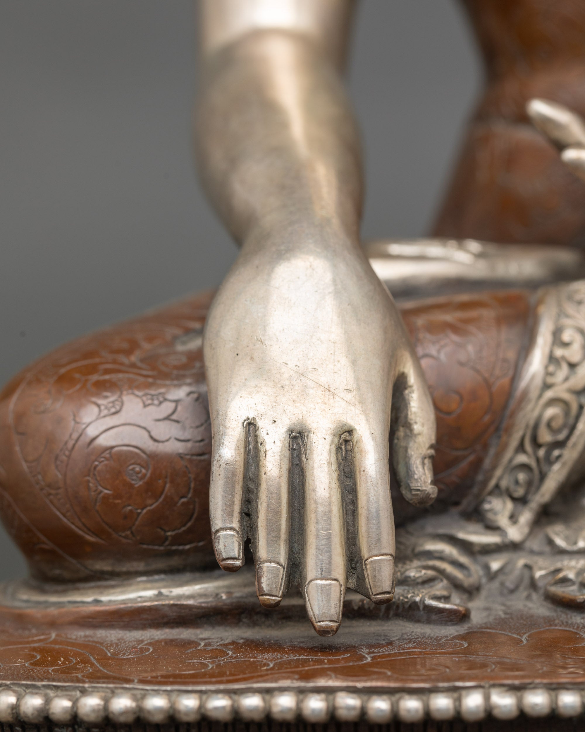 Oxidized Shakyamuni Buddha Statue for Home Decor