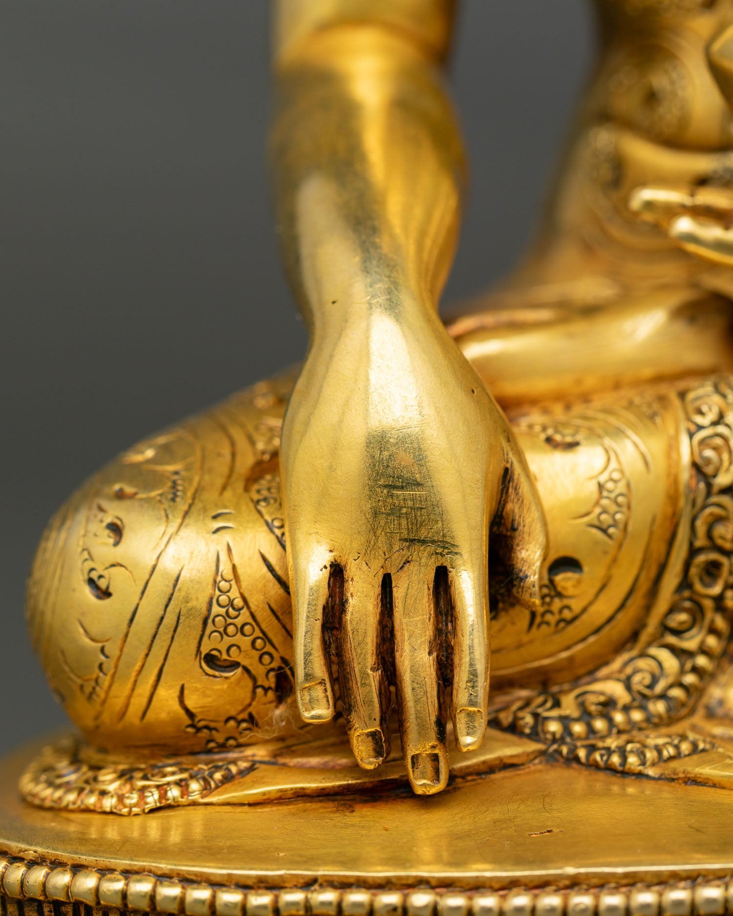 Shakyamuni Buddha Statue – Meditation Decor for Calm & Serenity