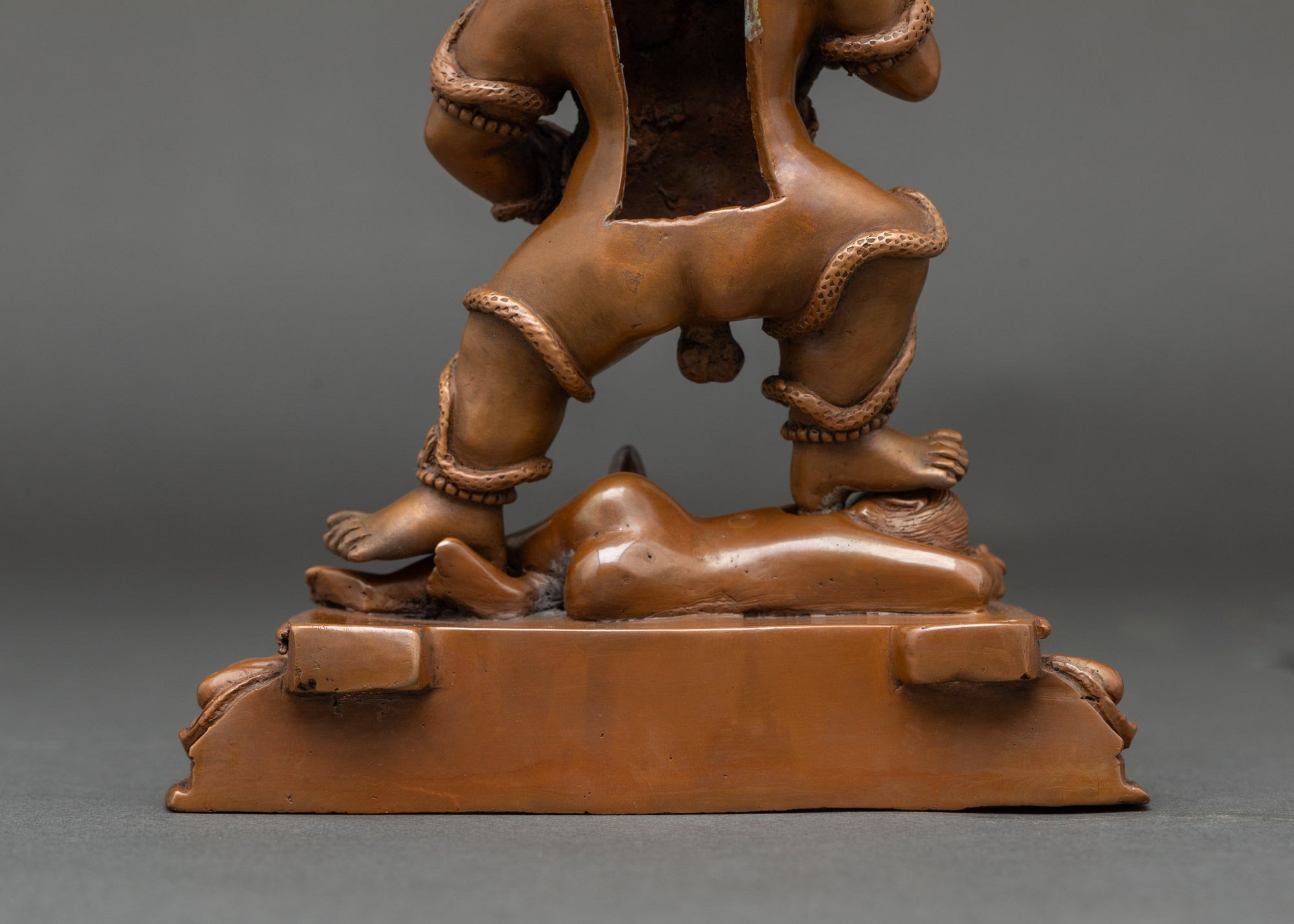 Black Dzambhala Prosperity Statue – Traditional Buddhist Art