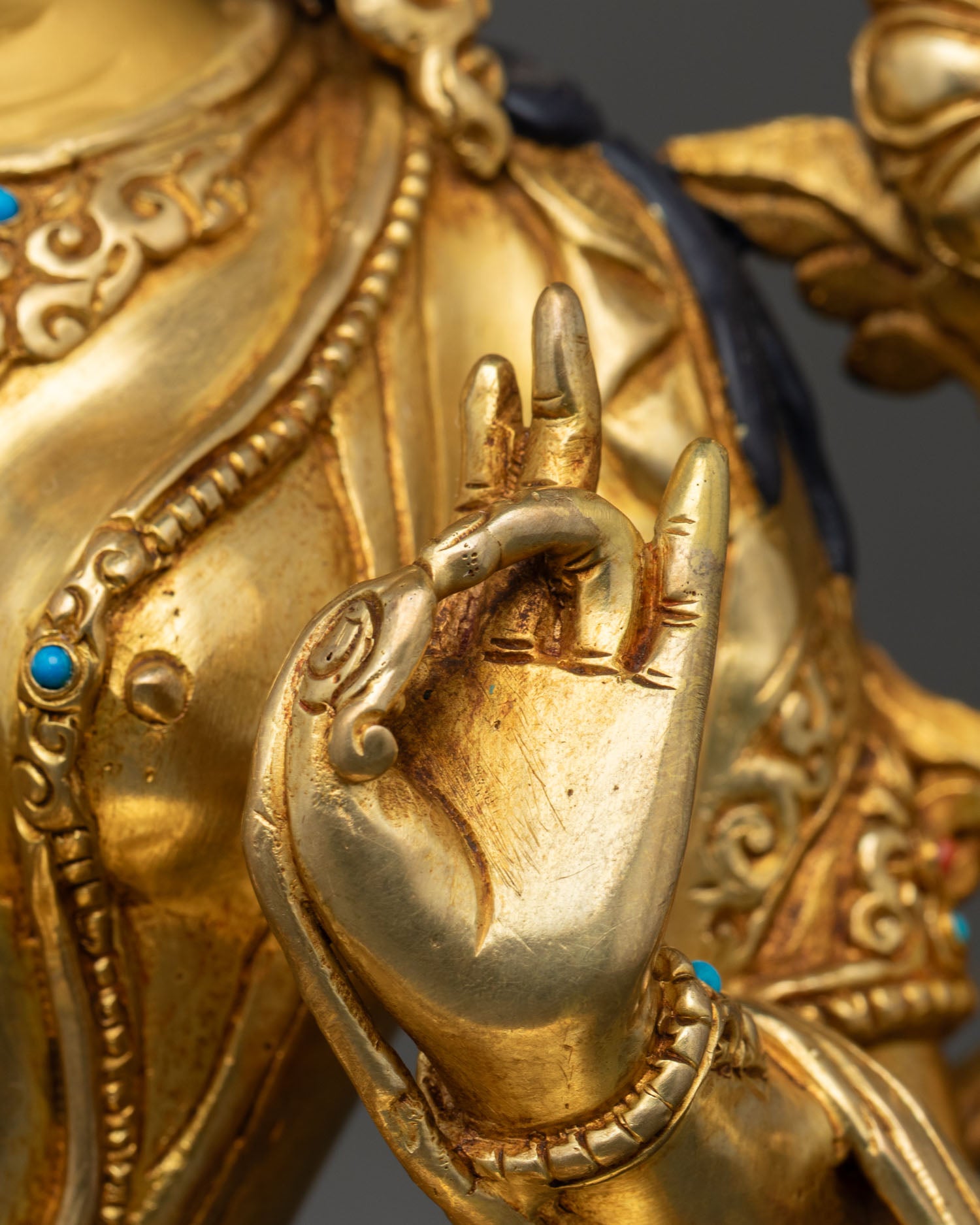 Elegant Shyamatara Statue – Nepalese Deity of Swift Protection