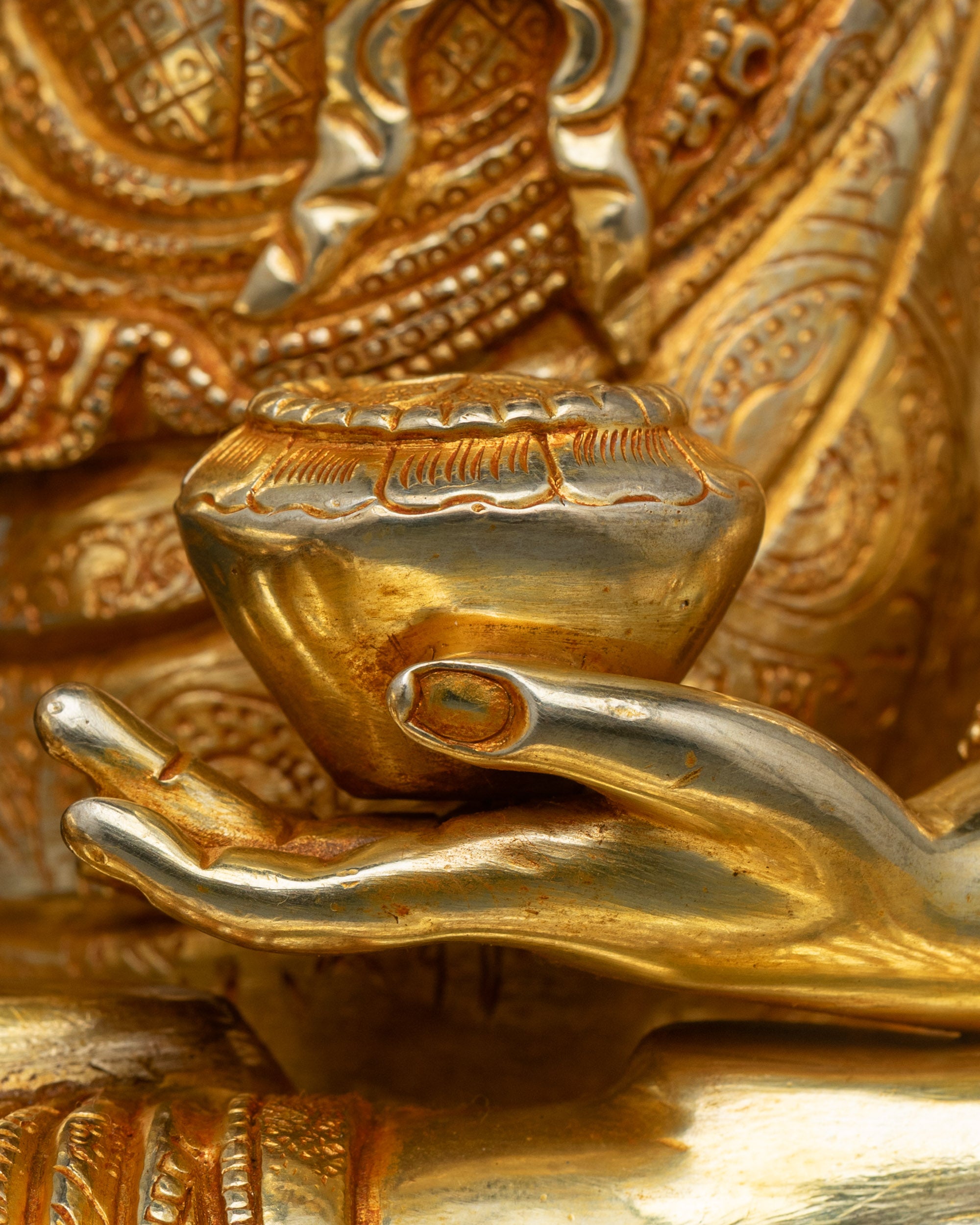 Handcrafted Shakyamuni Buddha Statue – Spiritual Home Decor