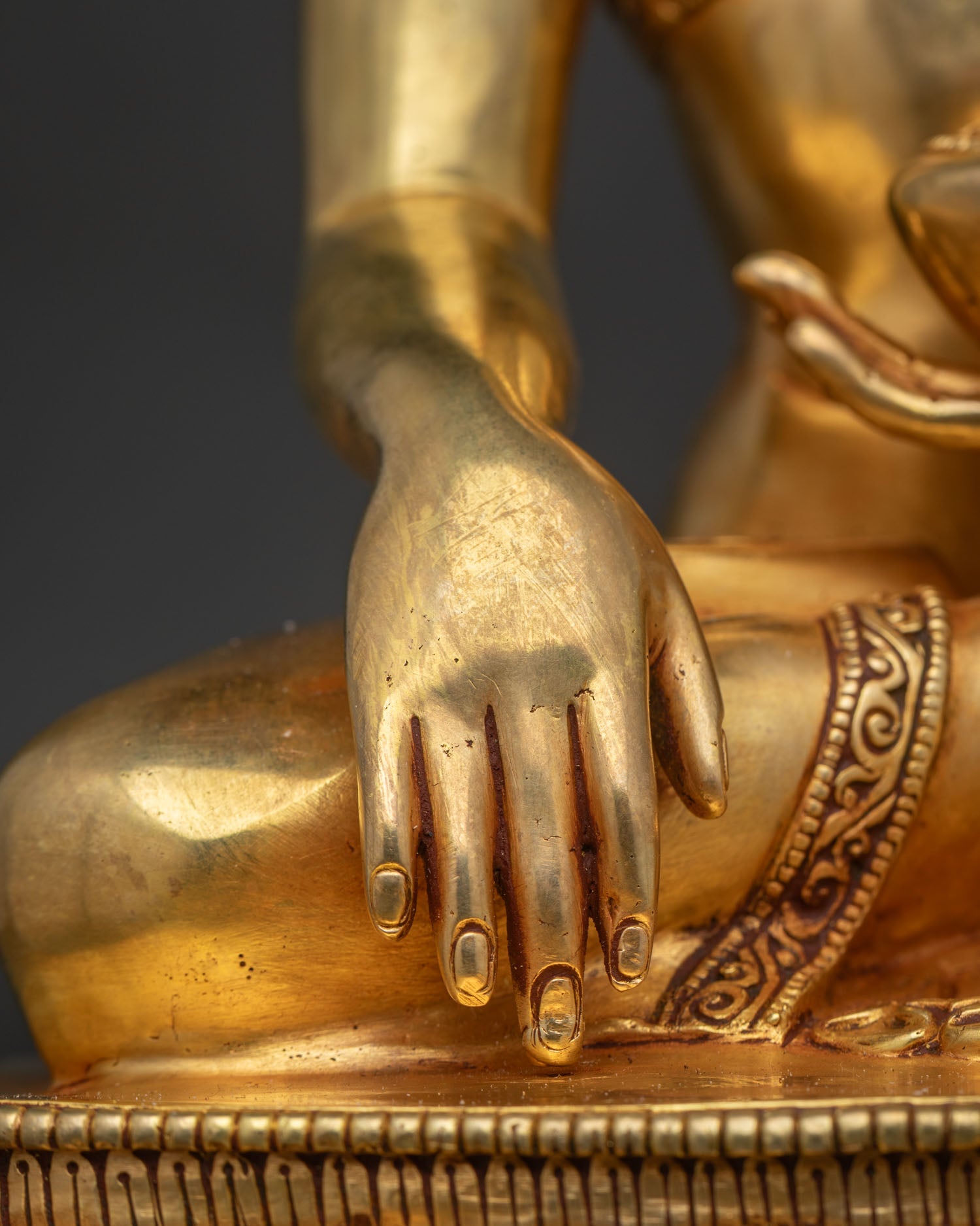Buddha Shakyamuni Statue | The Enlightened Teacher of Dharma