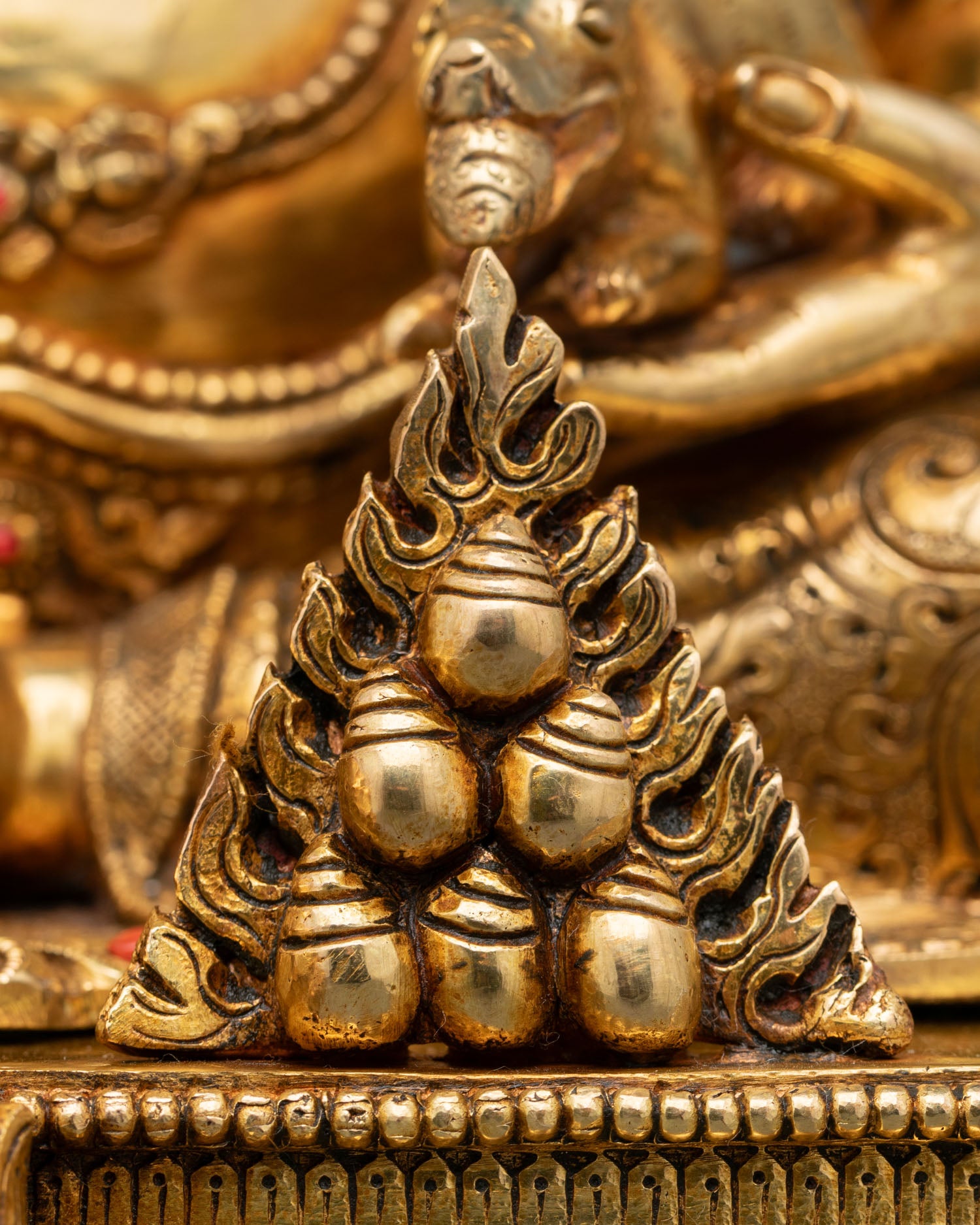 Dzambhala Statue – Embodiment of Prosperity and Financial Blessings