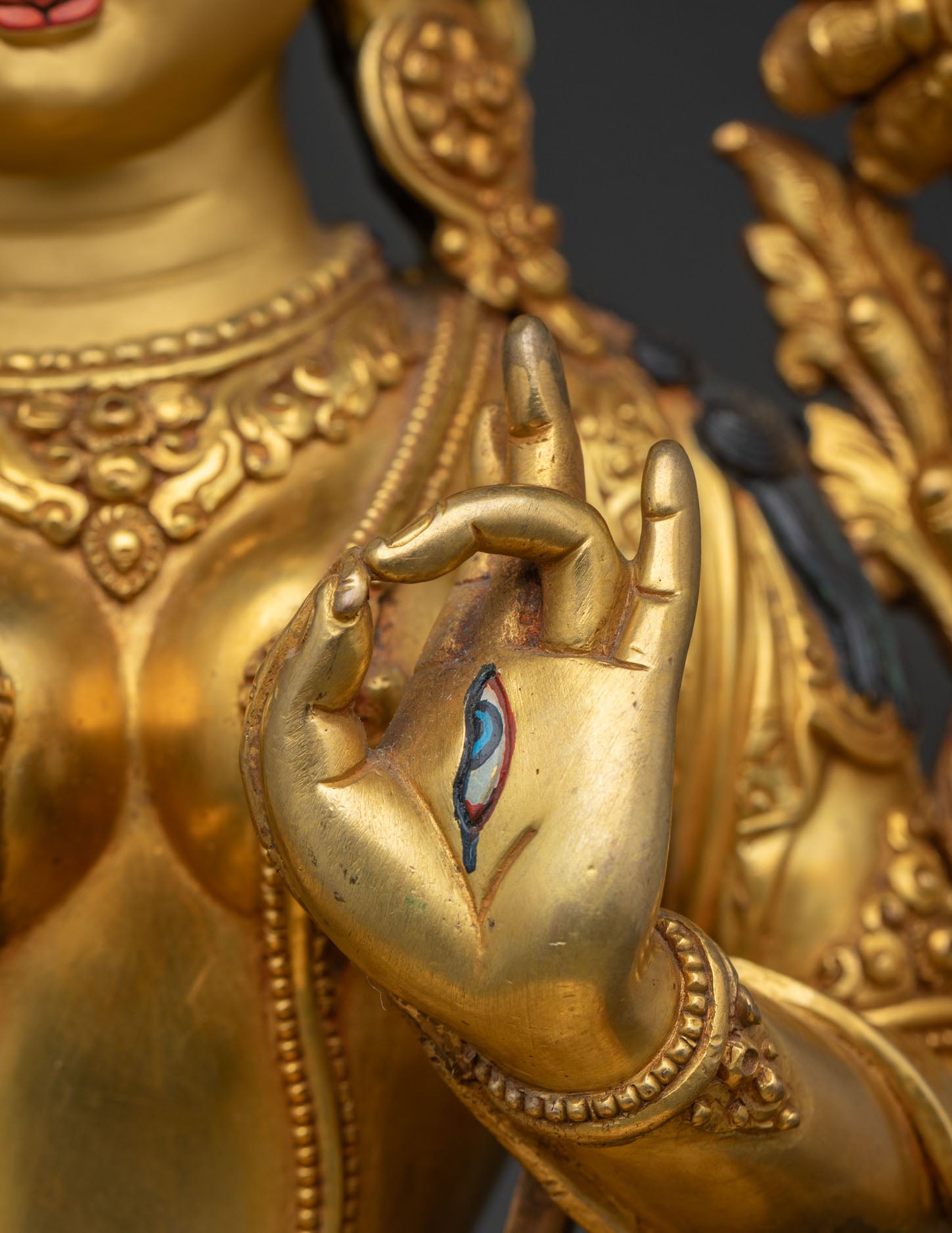 Flawless White Tara Statue – Divine Protector from Fear & Obstacles