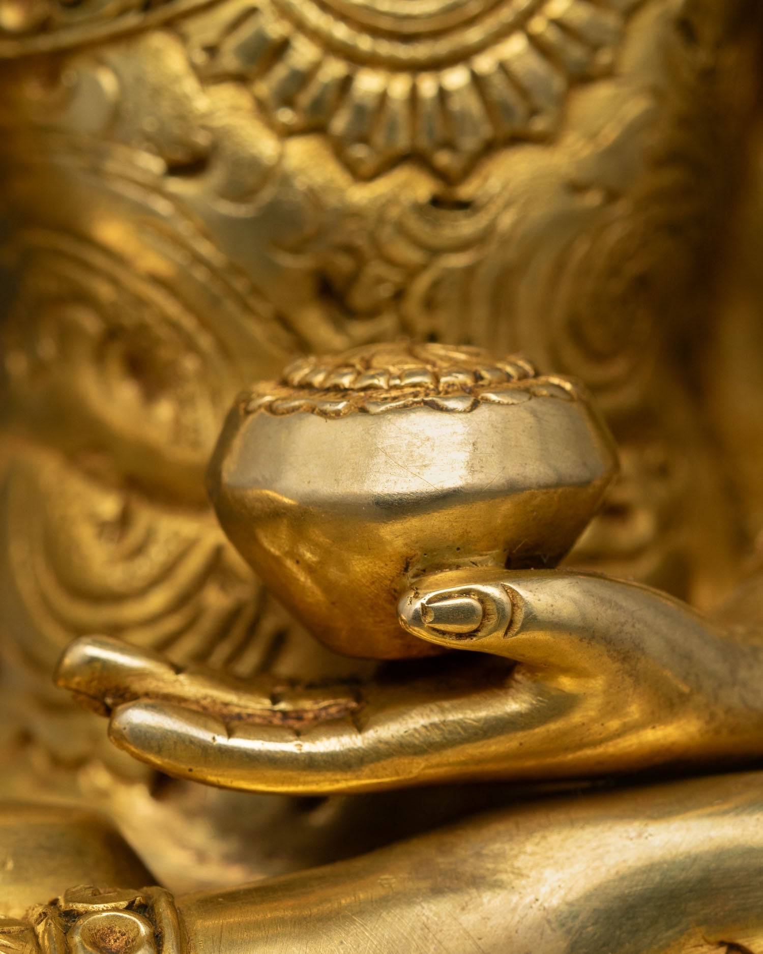 Buddha Shakyamuni Statue | Symbol of Peace and Enlightenment