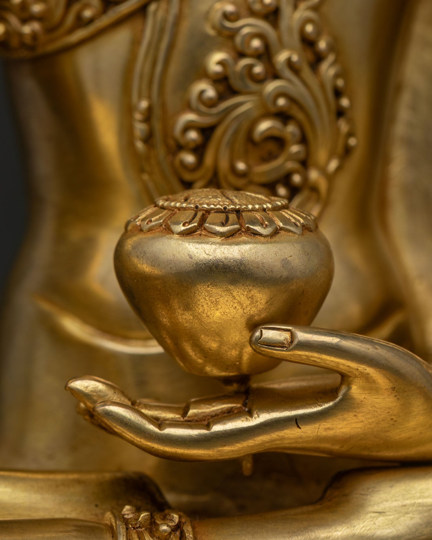 Enlightened Shakyamuni Buddha Statue for Deep Meditation