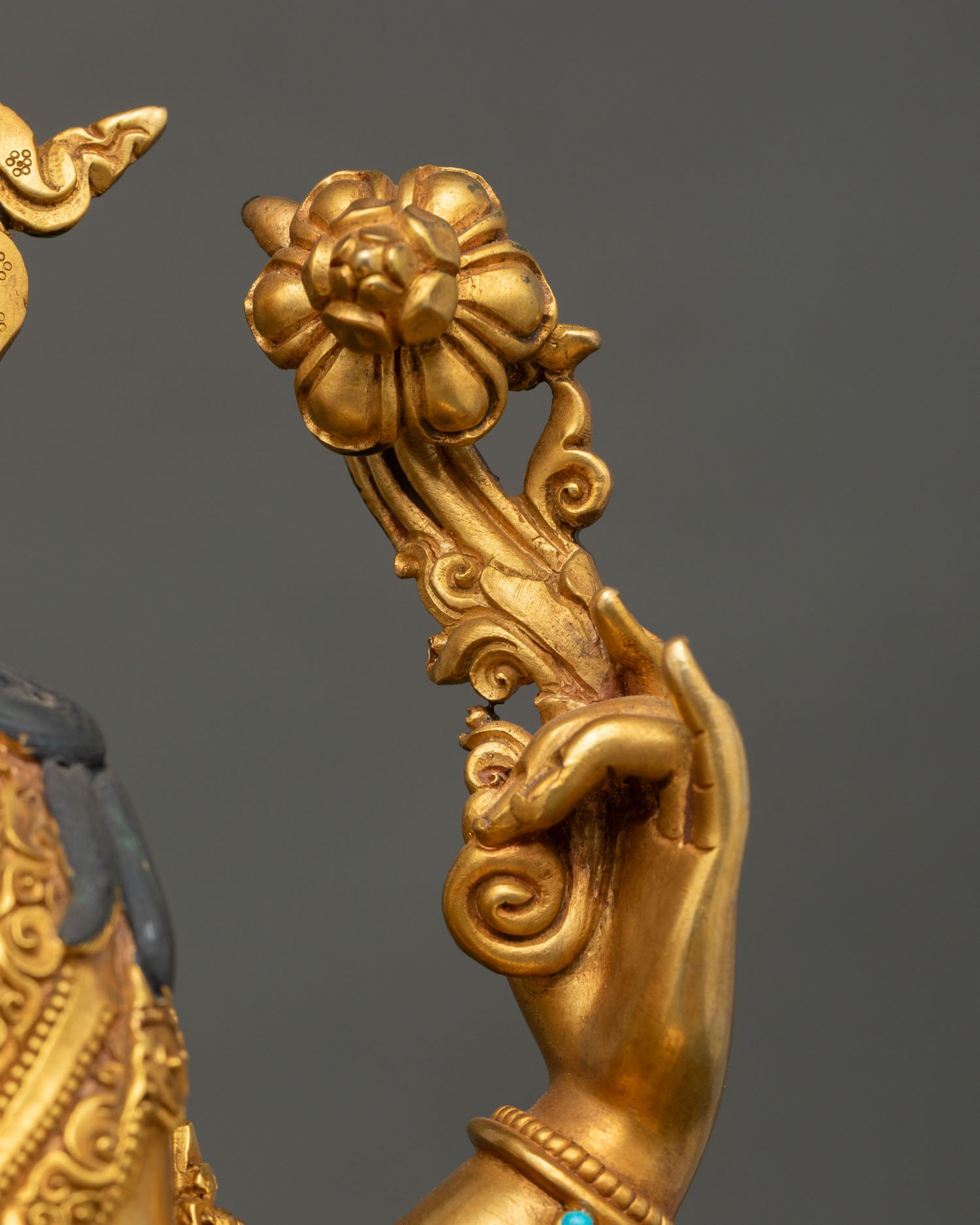Four-Armed Chenrezig Statue – Embody Infinite Compassion