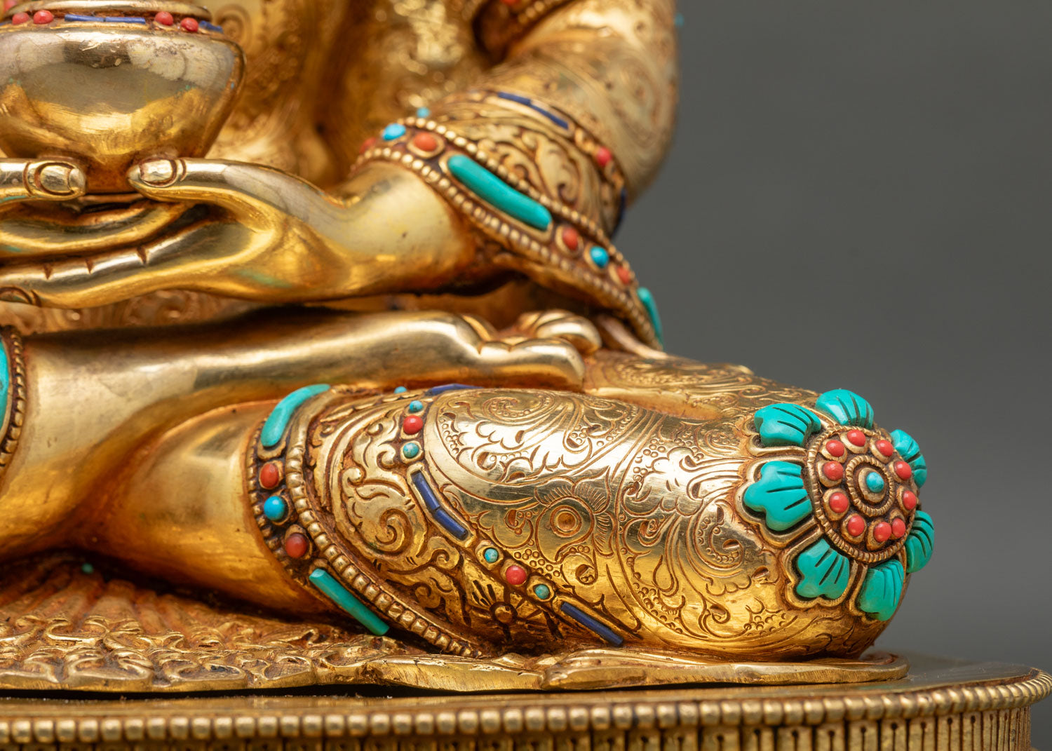 Amitabha Buddha Statue – Enhance Your Meditation Practice