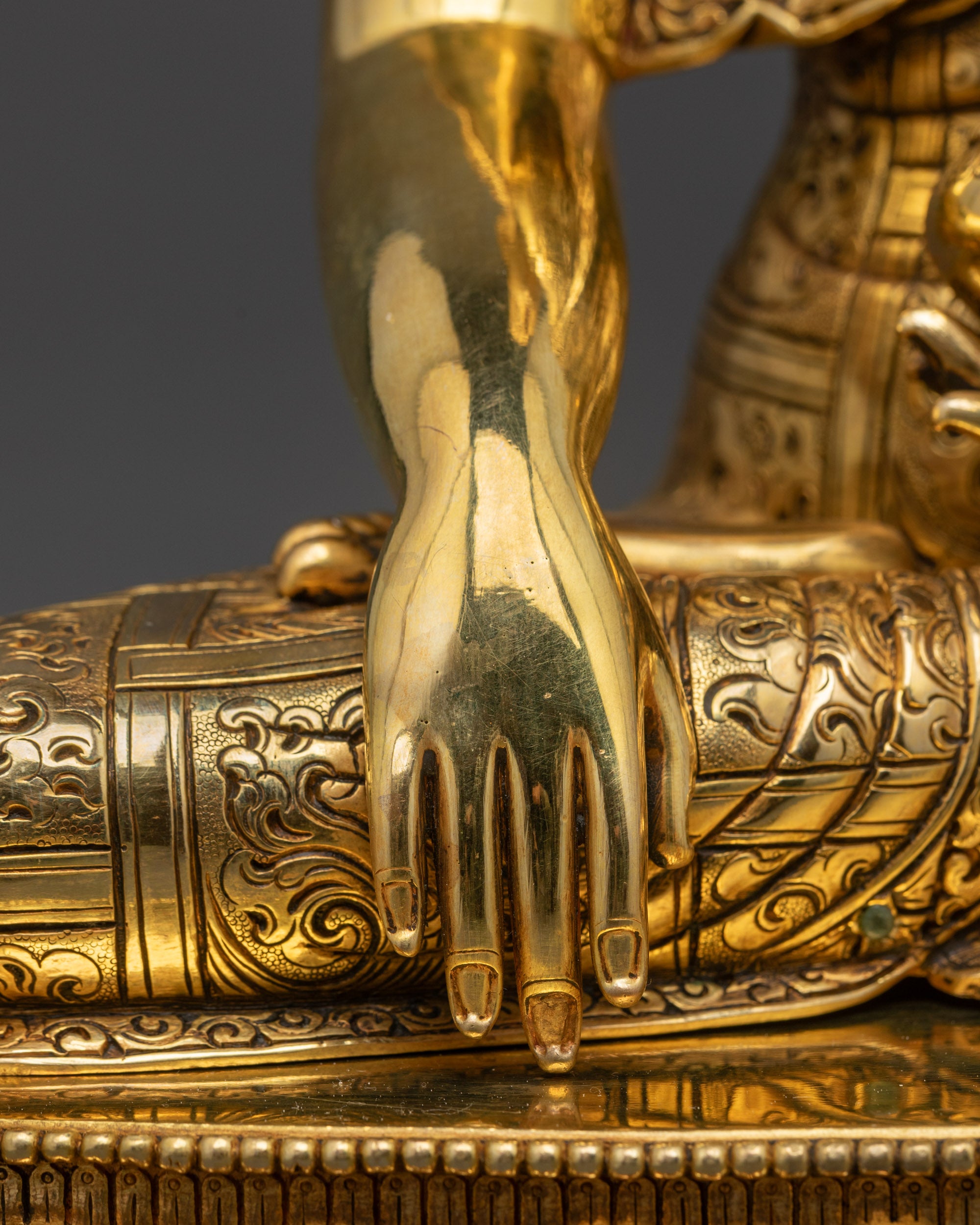 Enlightened Shakyamuni Buddha Statue | Fire Gold-Gilded Nepalese Art