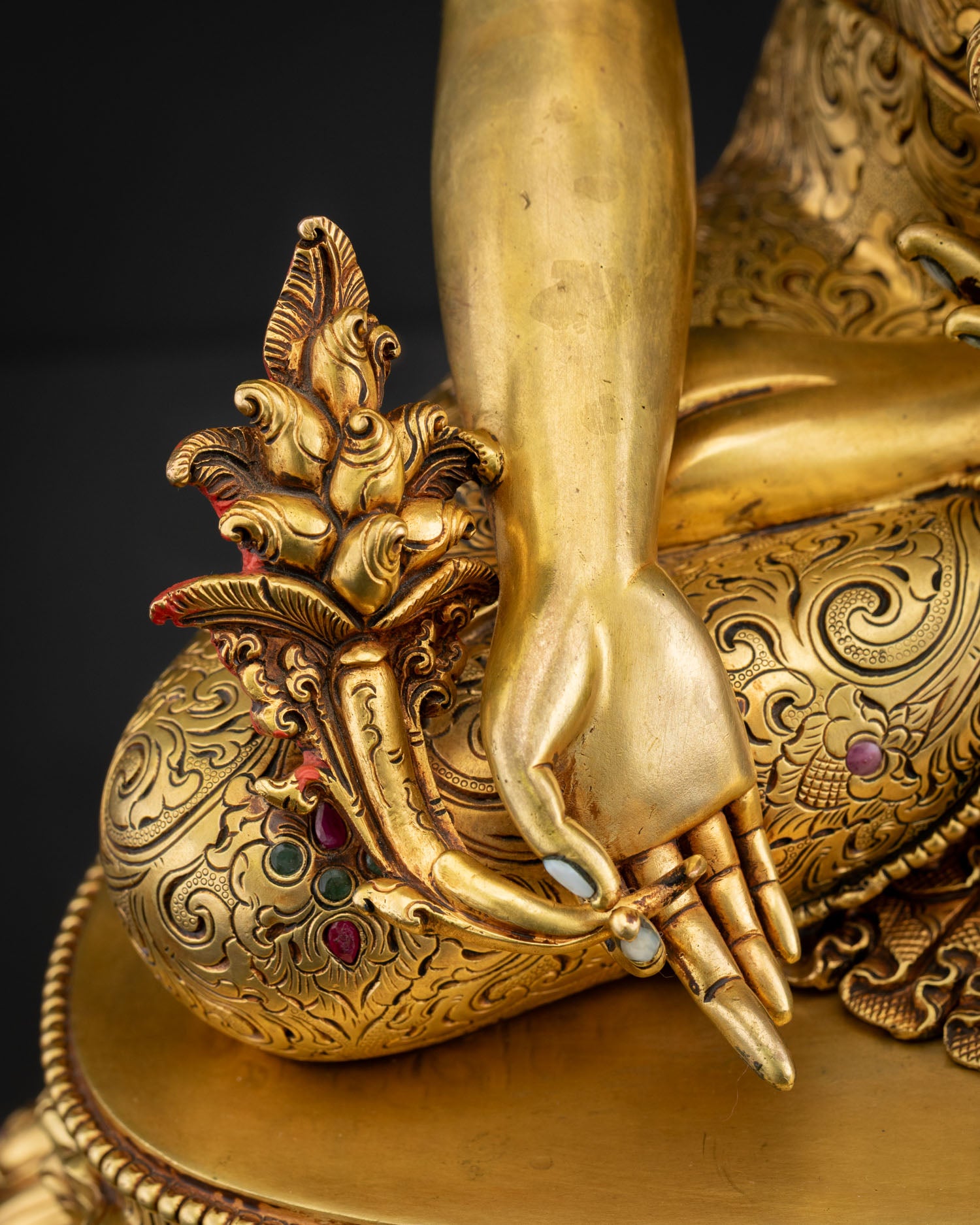 Medicine Buddha Statue – Divine Healer of Body and Mind