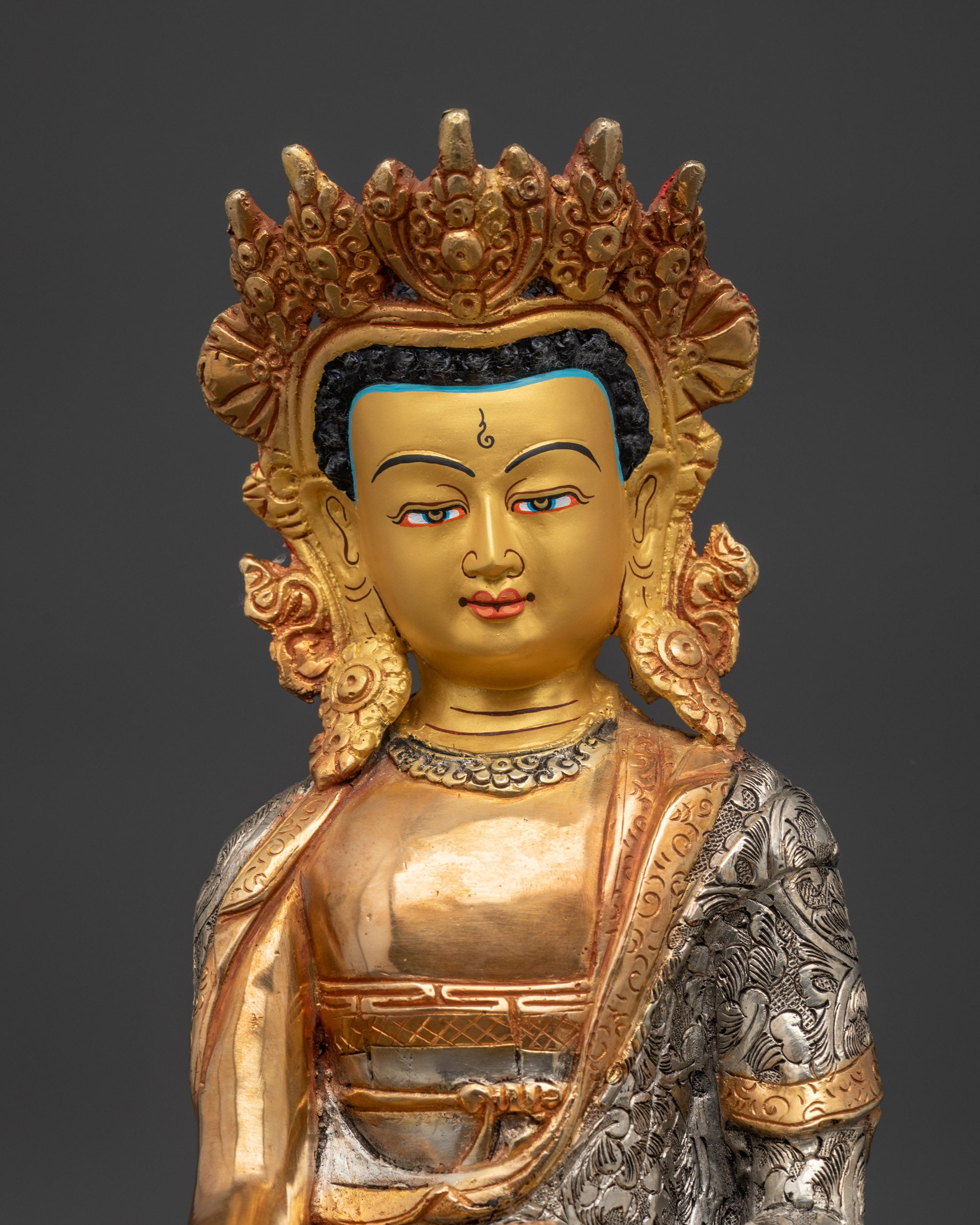 Crowned Shakyamuni Buddha Statue