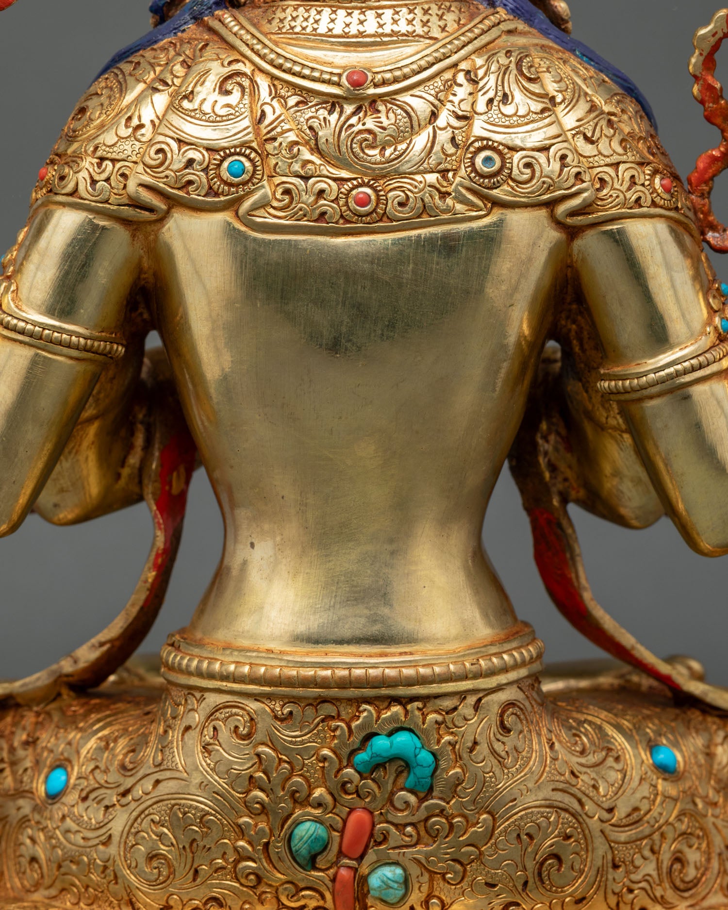 Four-armed Avalokiteshvara Statue | Divine Lord Who Gazes Down