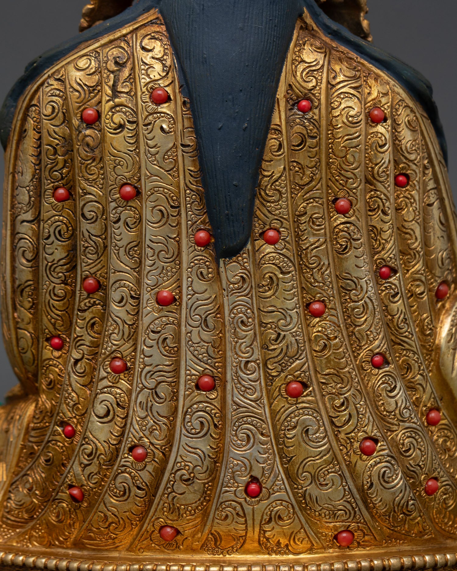 Guru Rinpoche Statue – Enlightened Master of Tibetan Buddhism