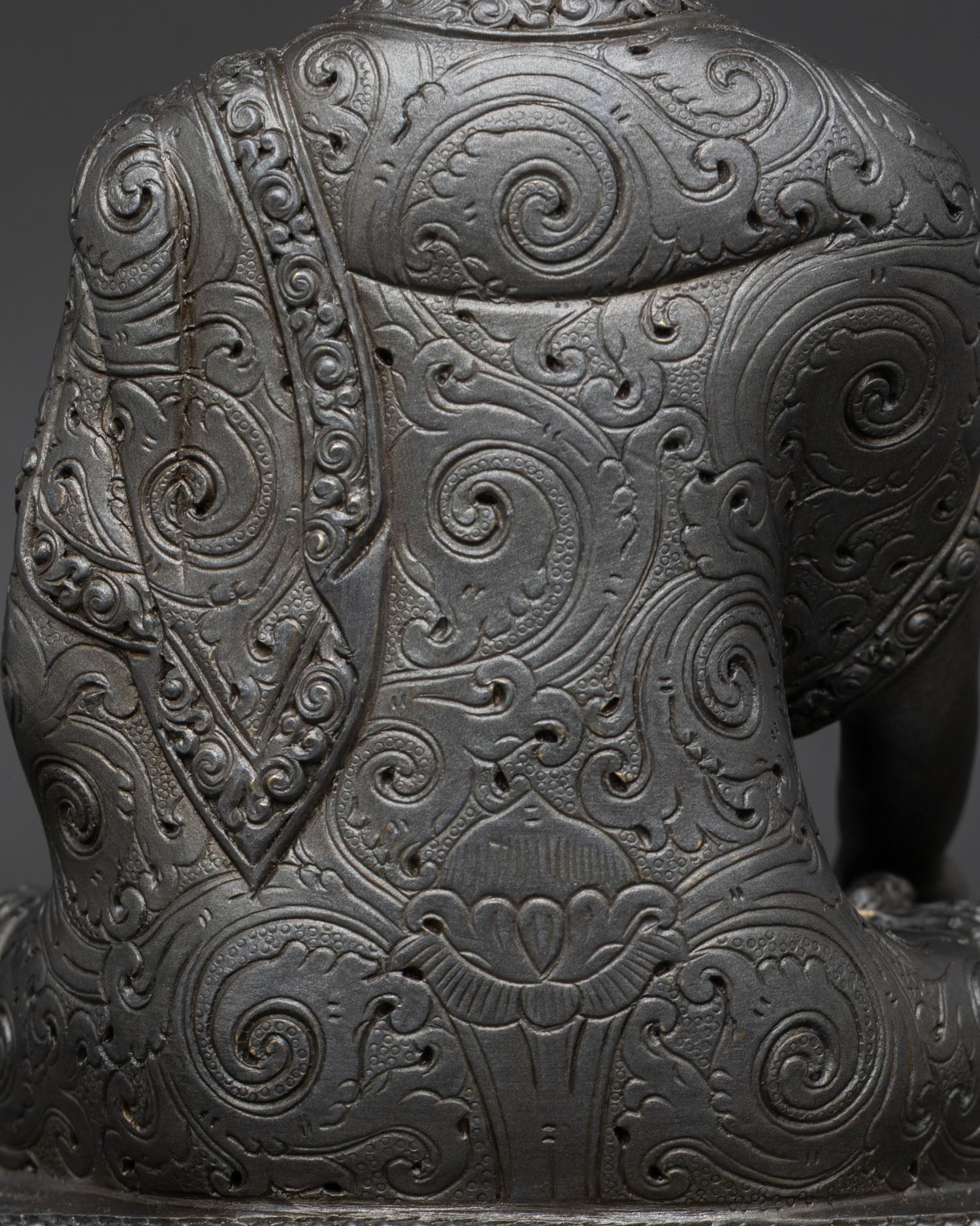 Mitrugpa Buddha Statue – Embodiment of Unwavering Mind