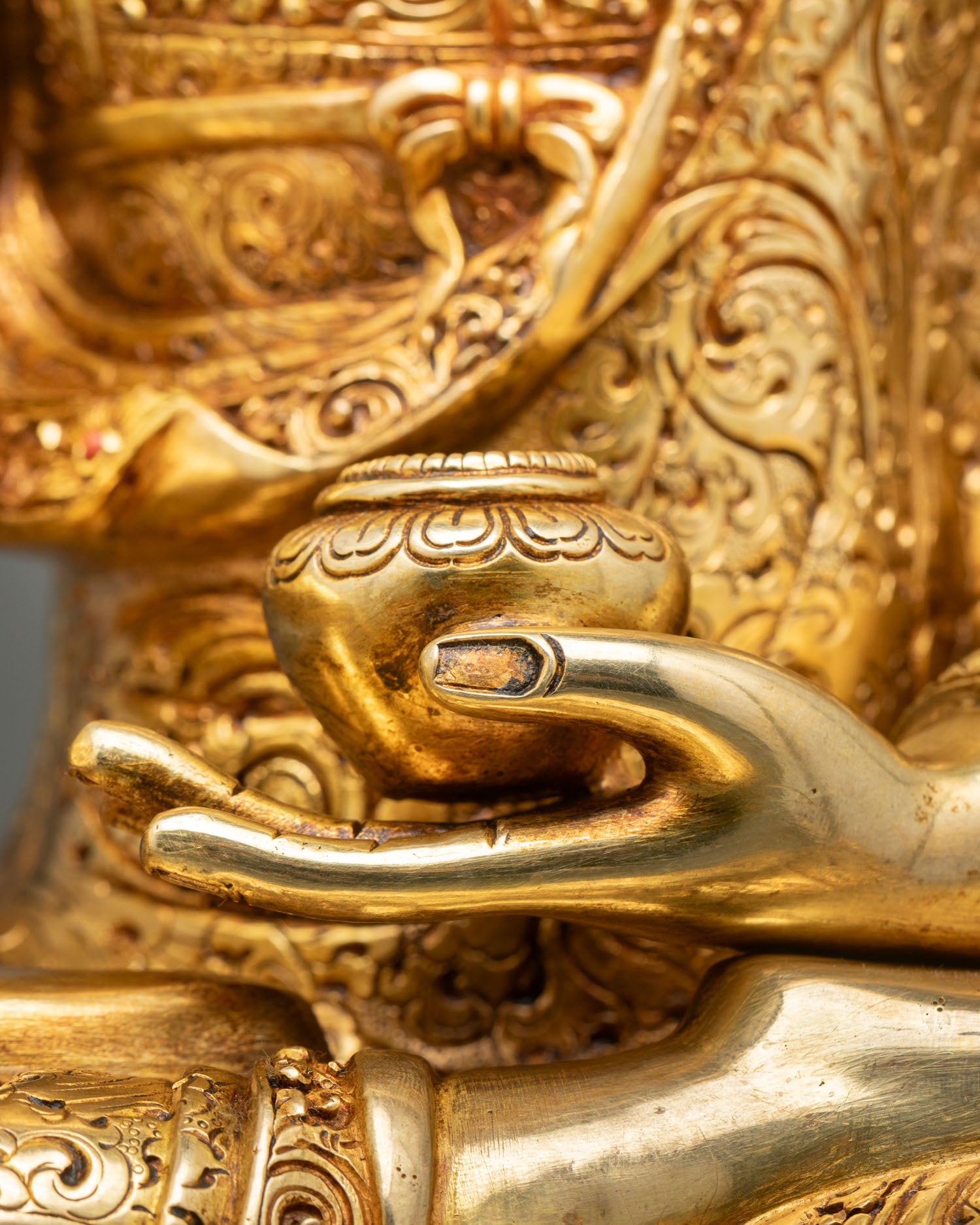 Shakyamuni Buddha Statue for Meditation and Spiritual Decor