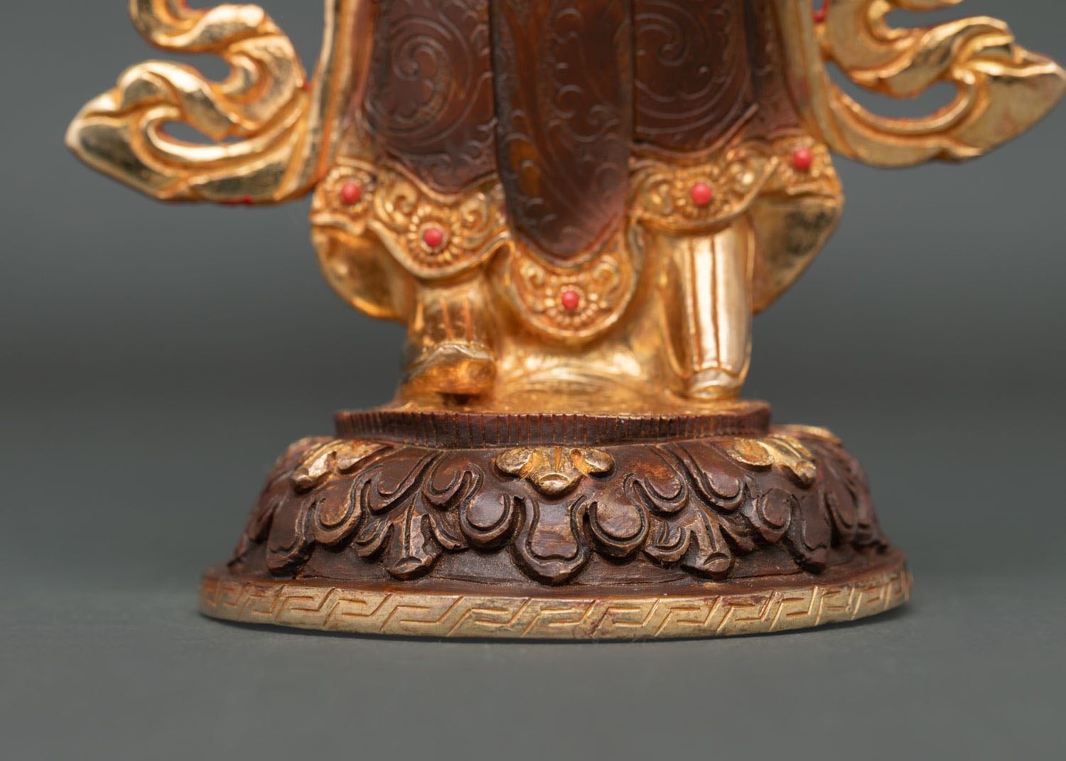 Guru's Wifes Statue