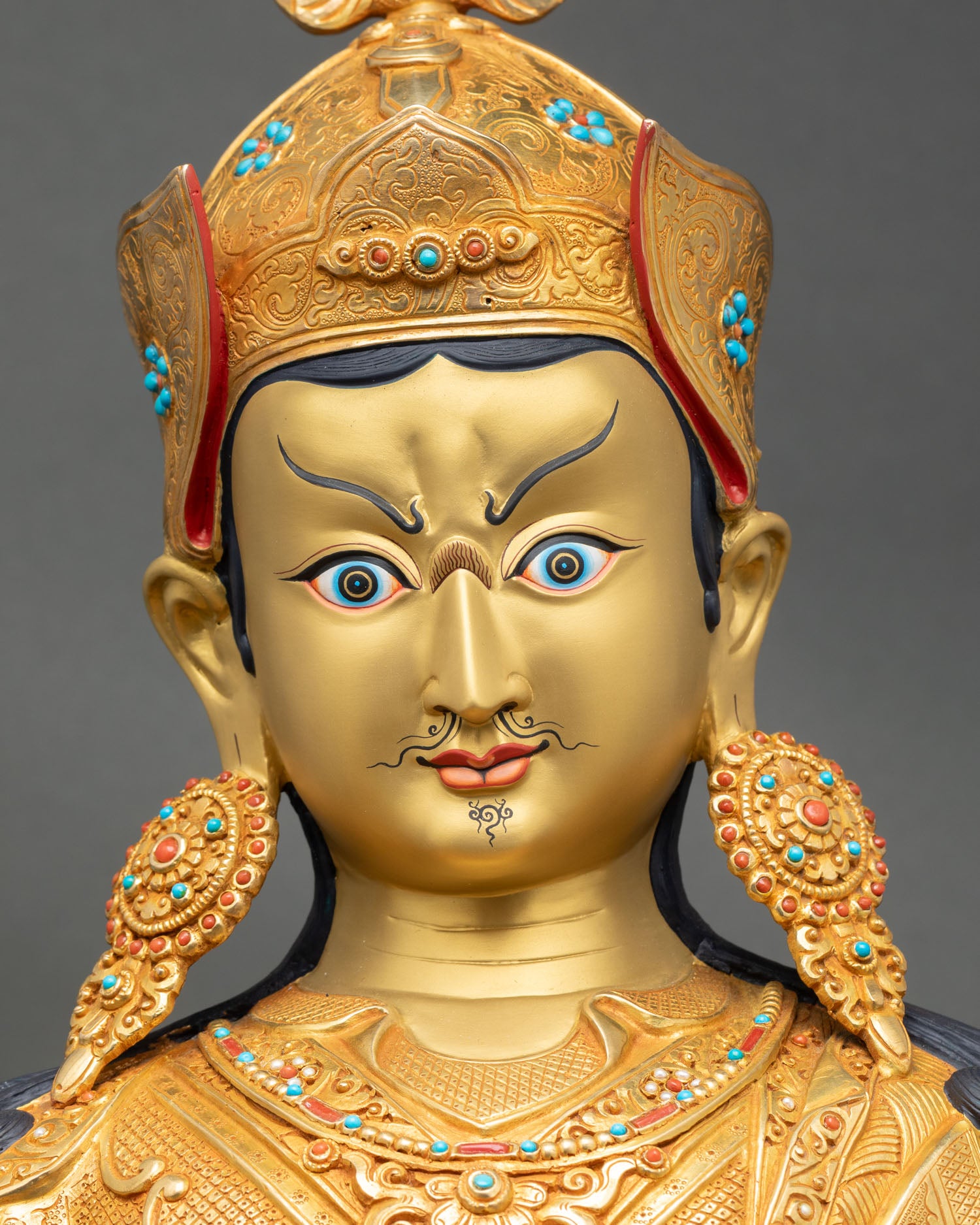 Guru Rinpoche Statue – Handmade Buddhist Decor from Nepal