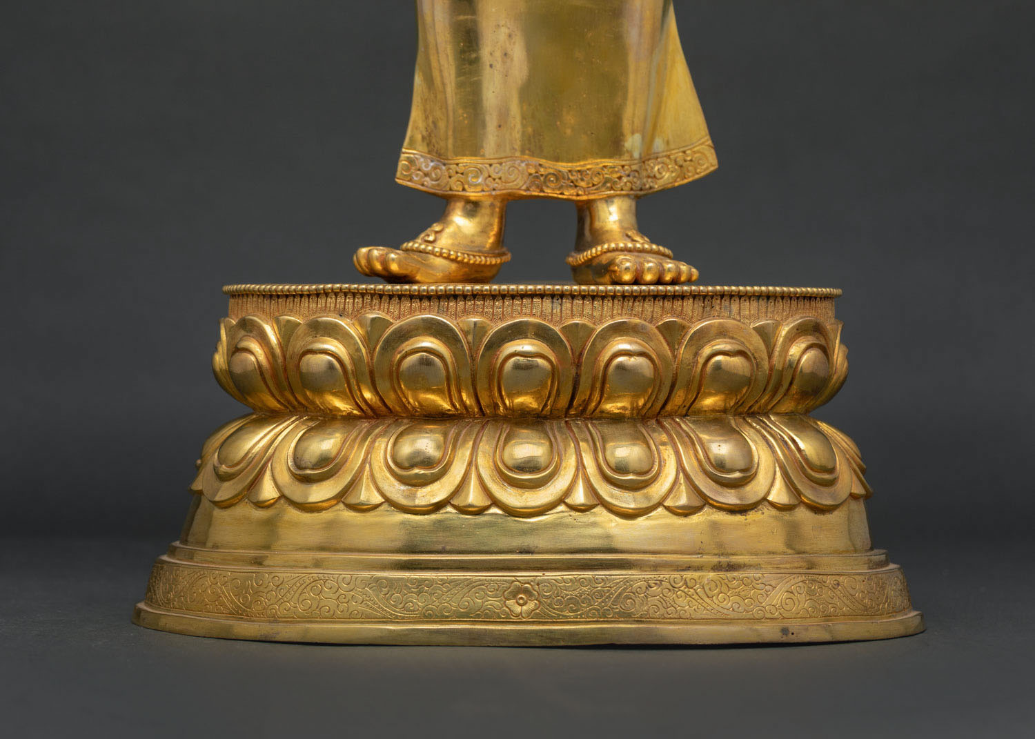 Guru`s Wifes Statue