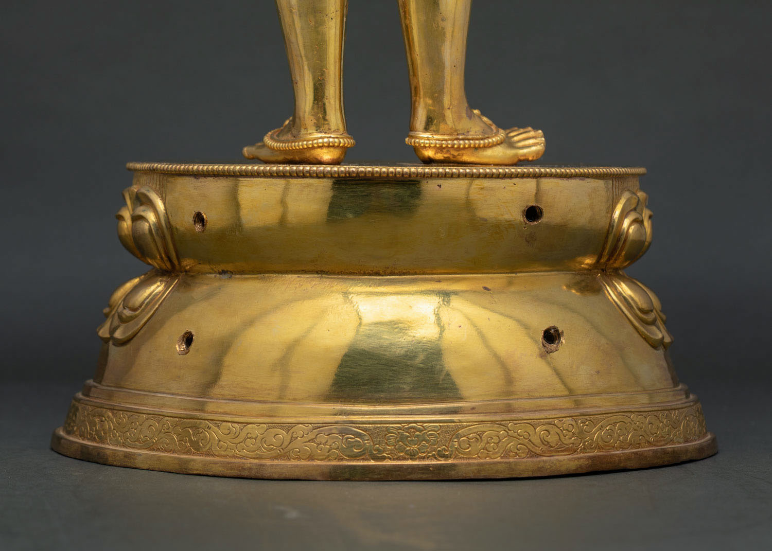 Guru`s Wifes Statue