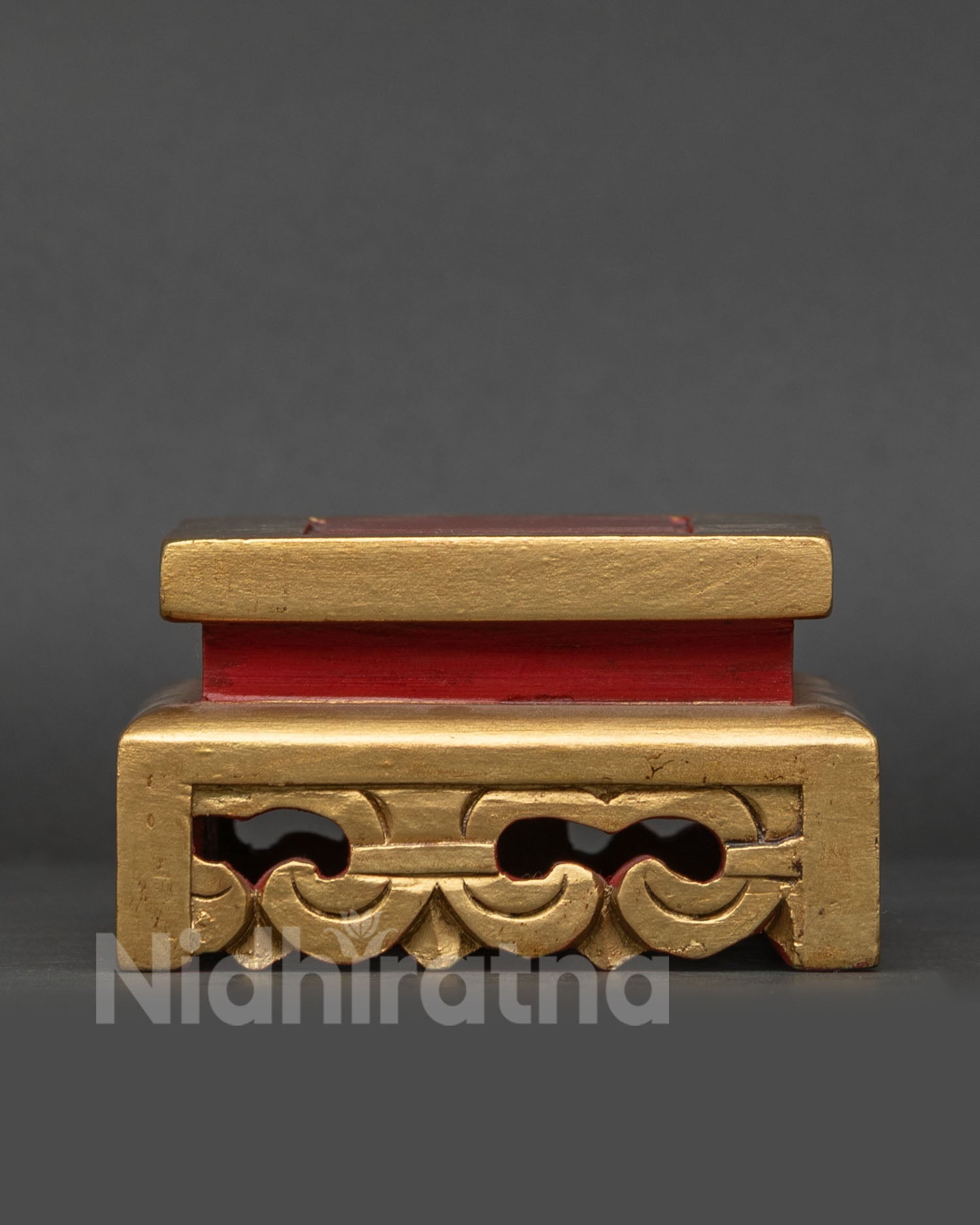 Throne ( upto 6 Inch )