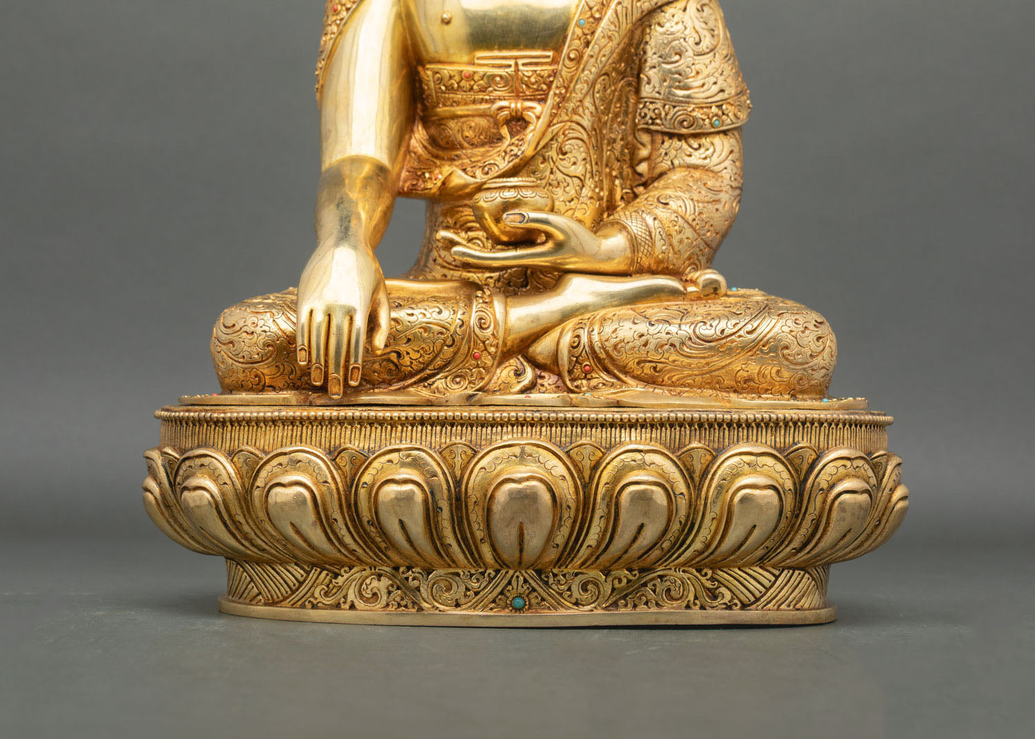 Shakyamuni Buddha Statue for Meditation and Spiritual Decor