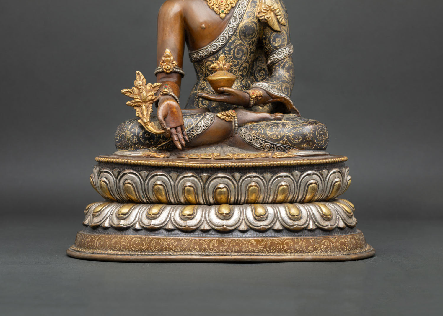 Medicine Buddha Statue – Traditional Nepalese Sacred Art