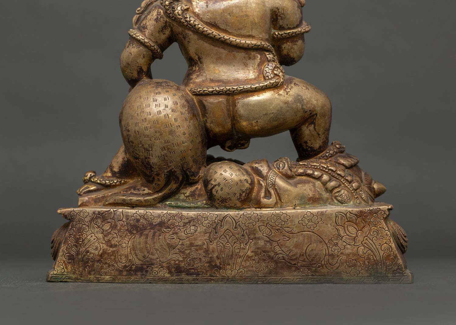 Black Dzambhala Statue