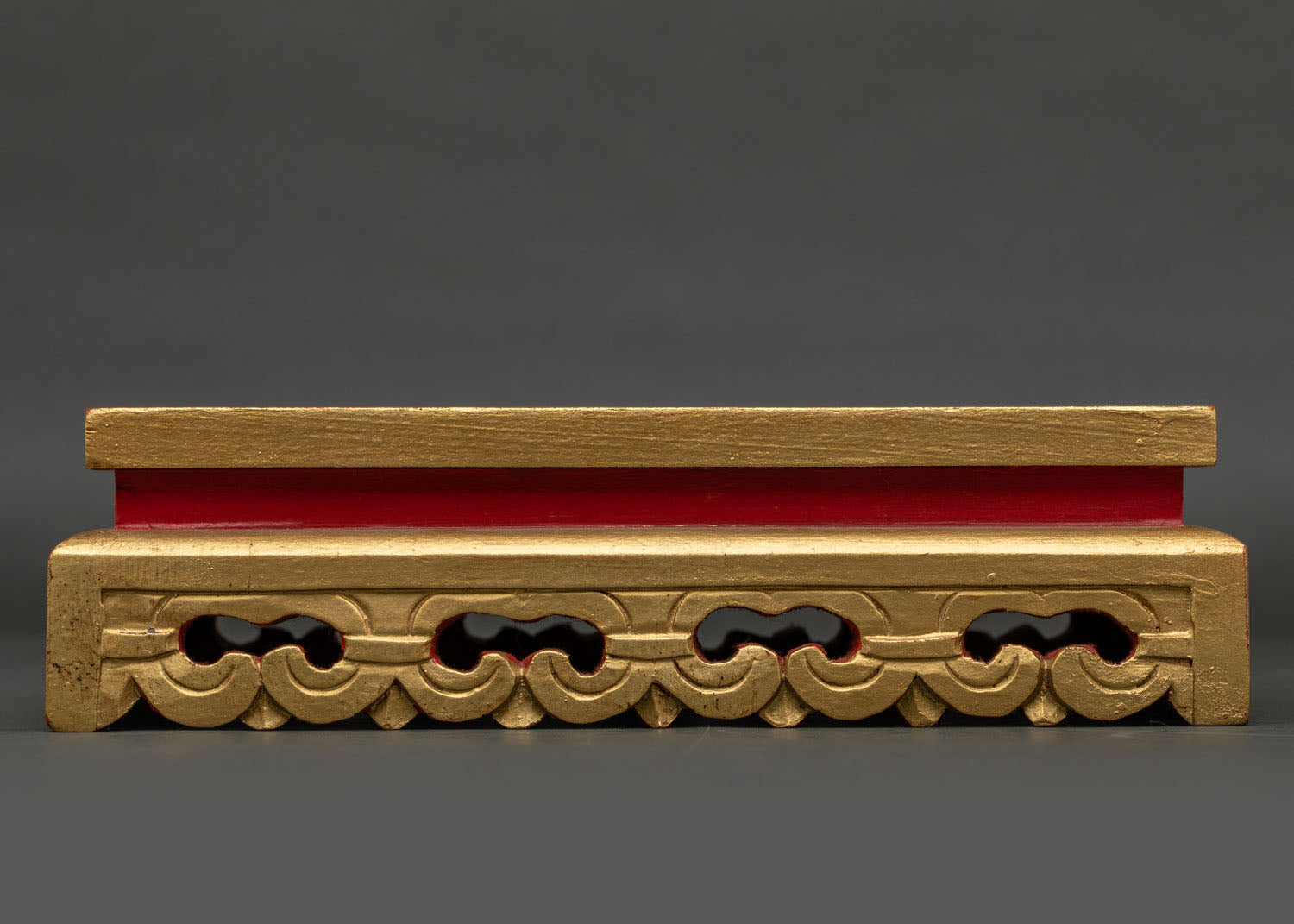 Throne (upto 8 Inch)