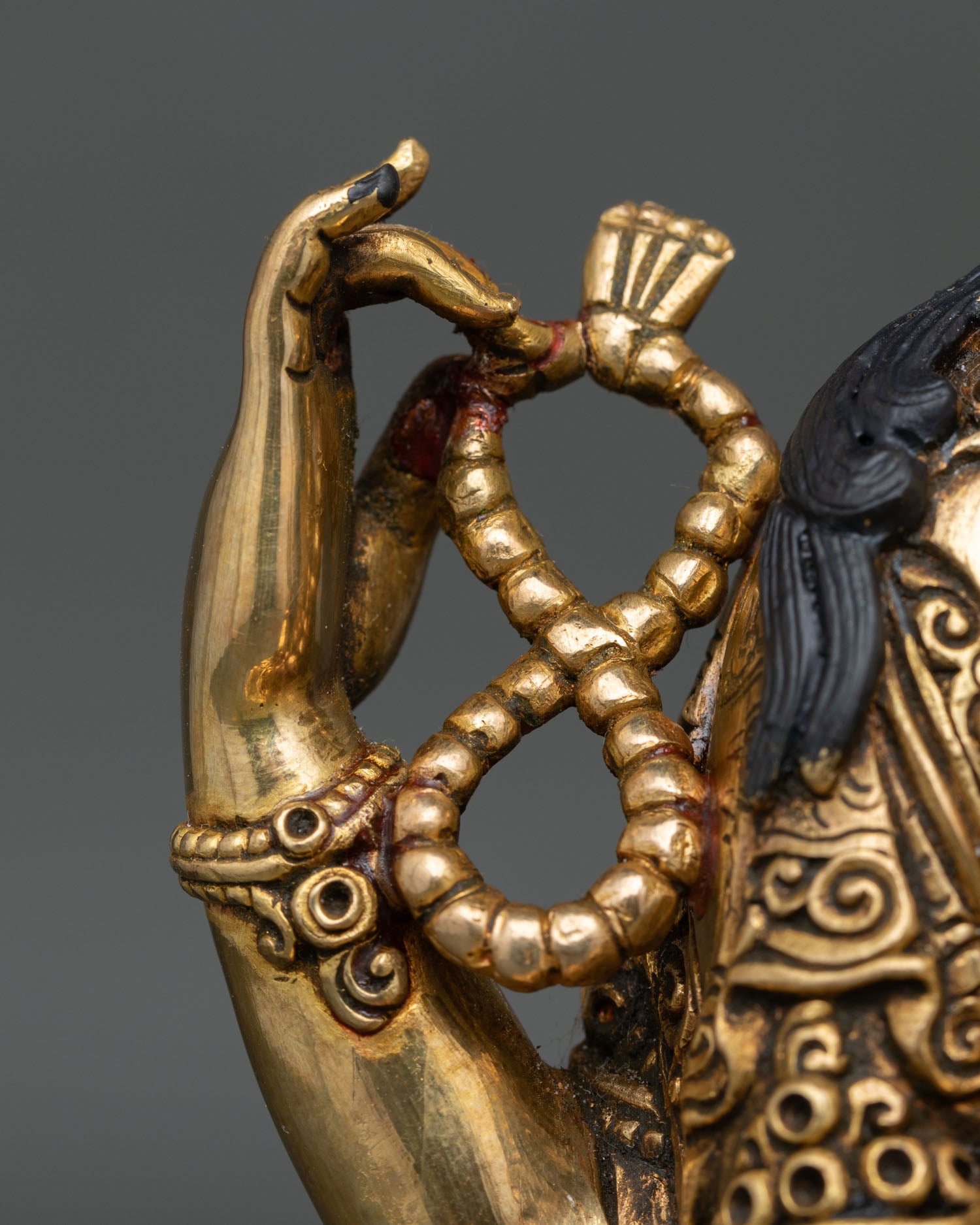 Compassionate Chenrezig Statue for Spiritual Practice & Home Décor