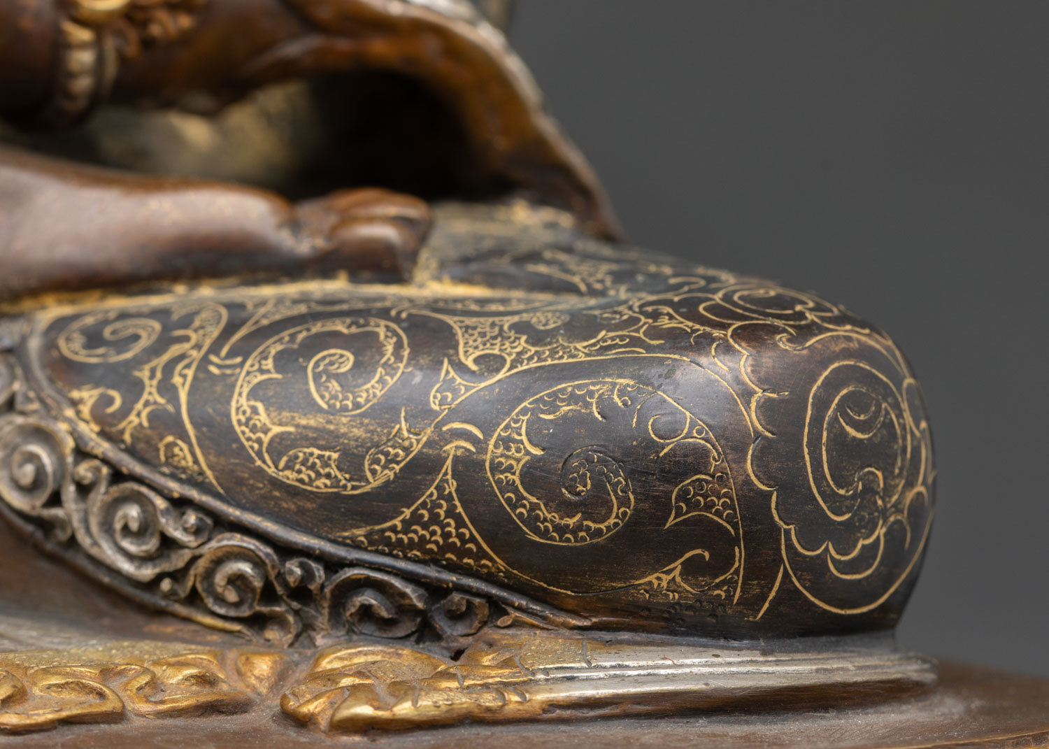 Medicine Buddha Statue – Traditional Nepalese Sacred Art