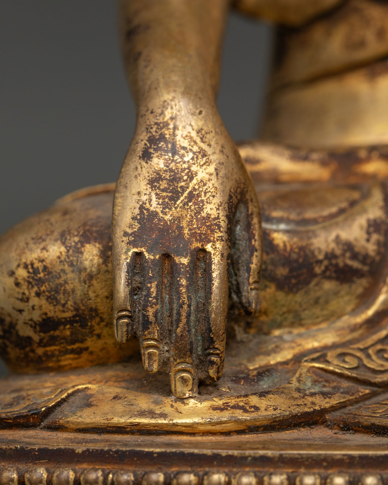 Antique Finished Shakyamuni Buddha Statue | Symbol of Enlightenment