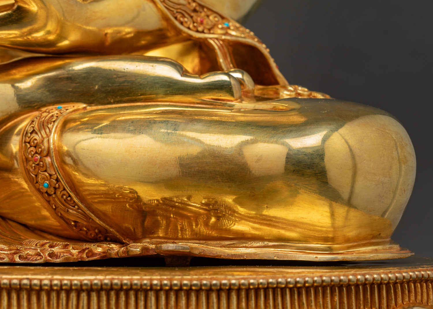 Classic Shakyamuni Buddha Statue for Altar & Meditation Room