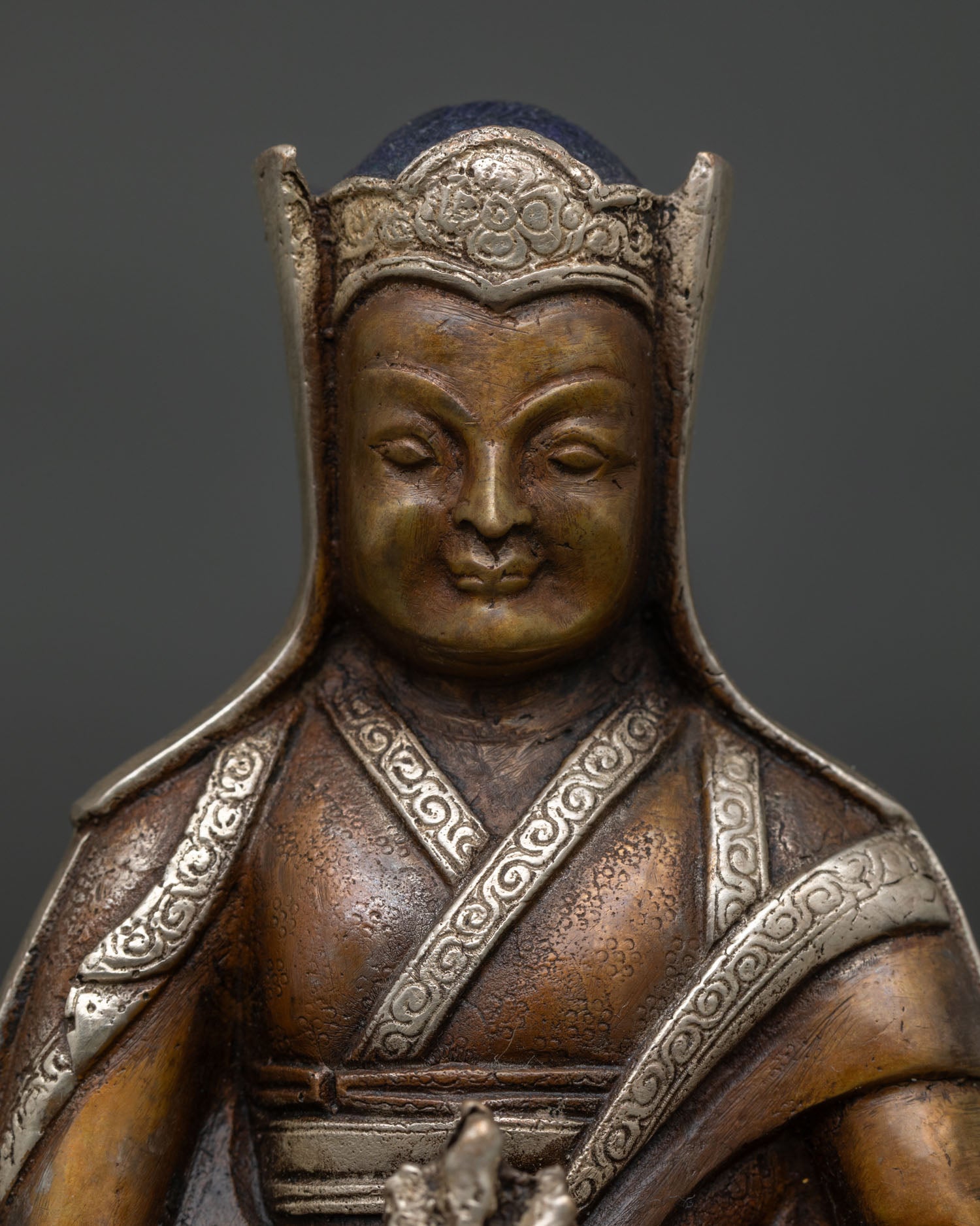 Gompopa Statue
