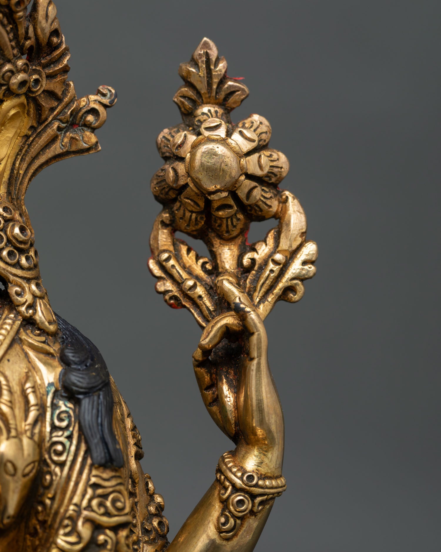 Compassionate Chenrezig Statue for Spiritual Practice & Home Décor