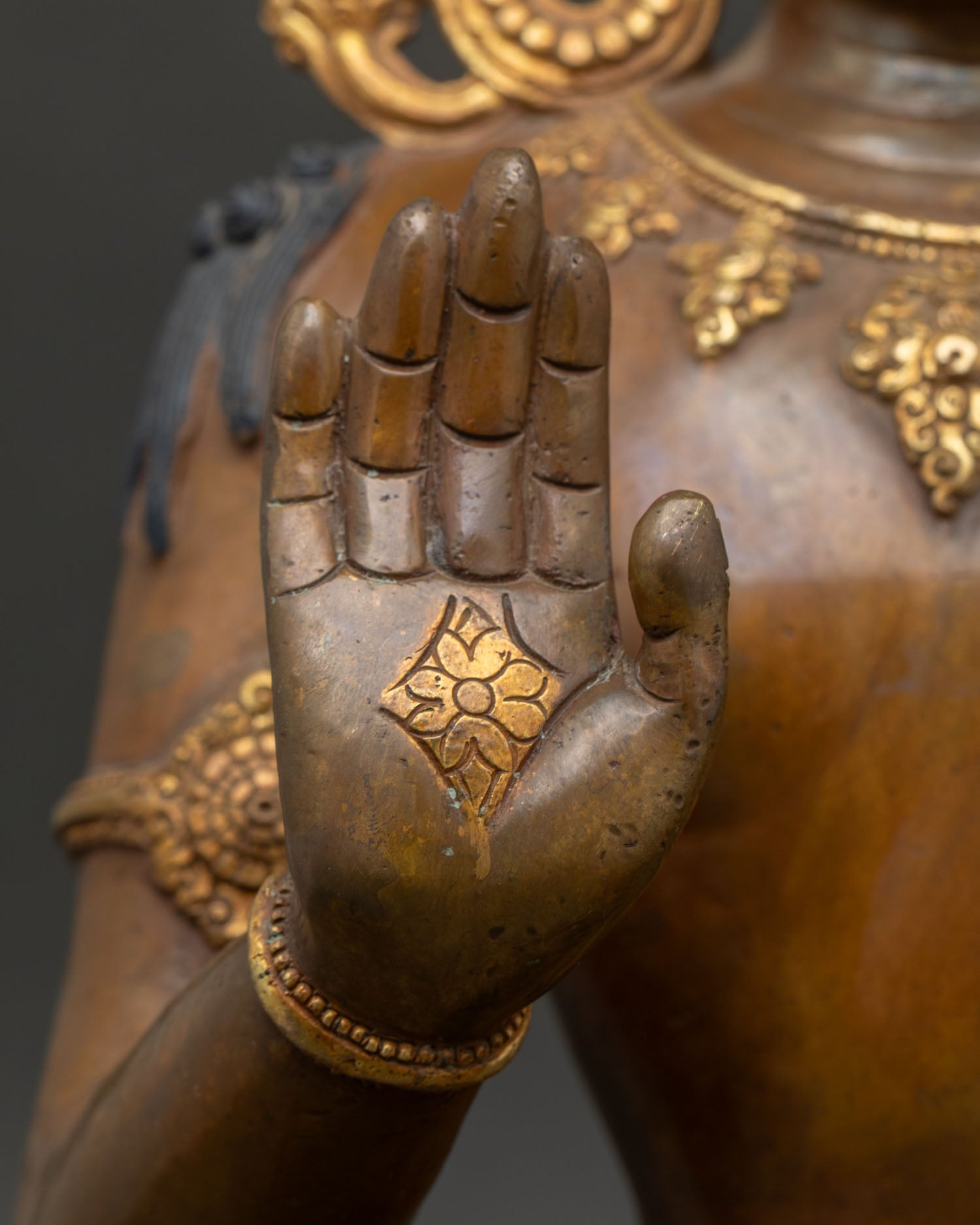 Lokeshavara Statue