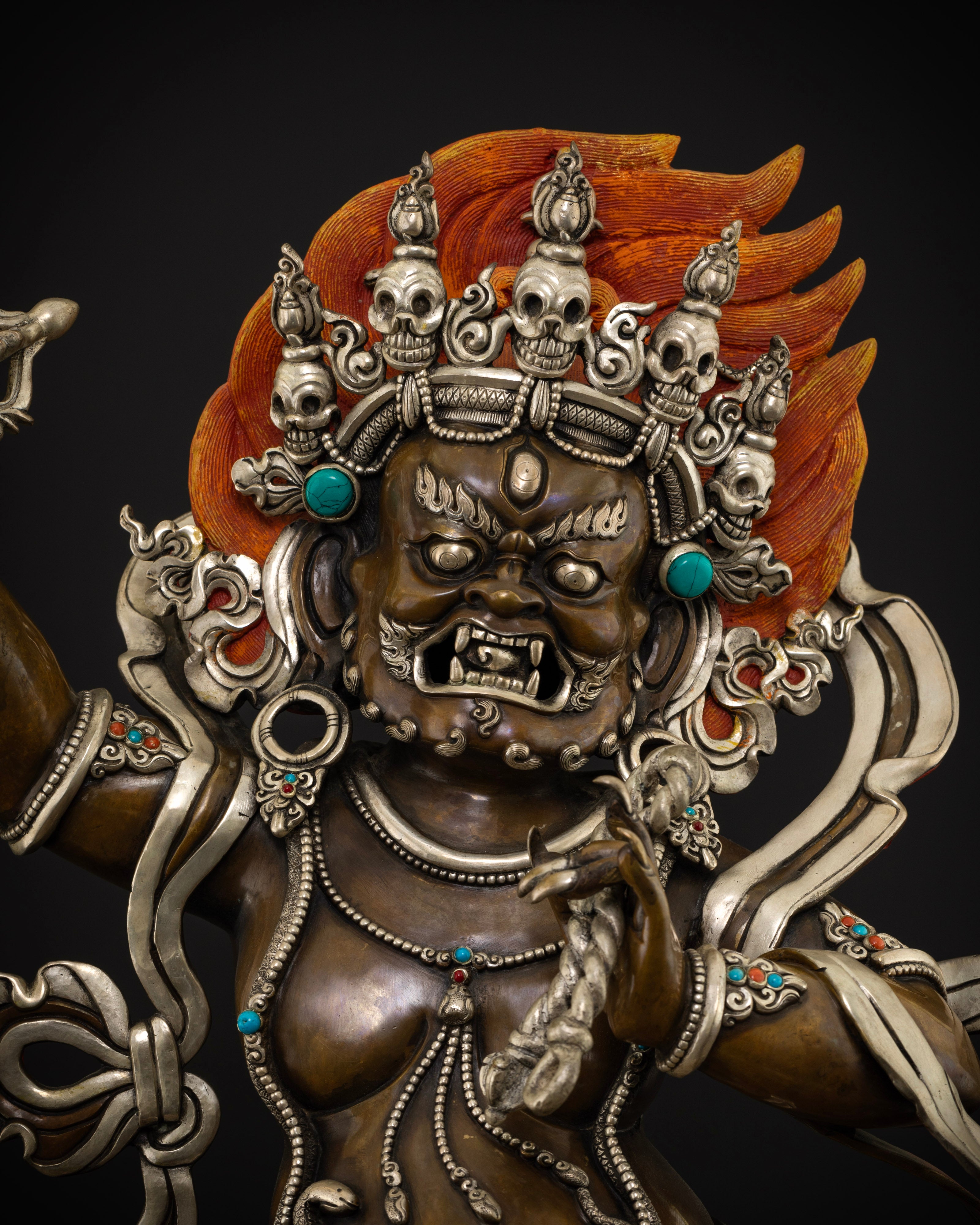 Key Features of Vajrapani Statue